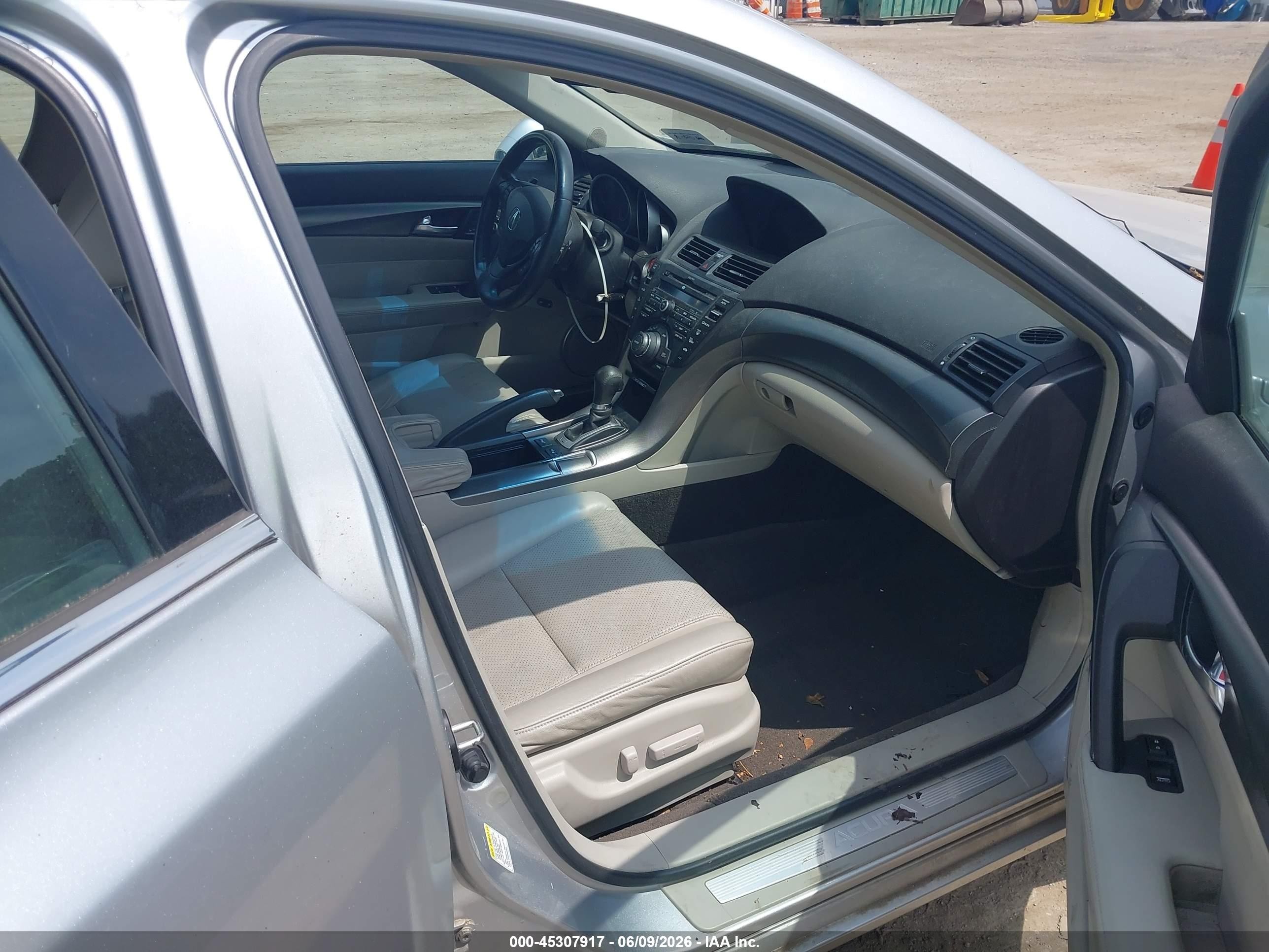 2013 Acura Tl 3.5 Silver vin: 19UUA8F52DA005279