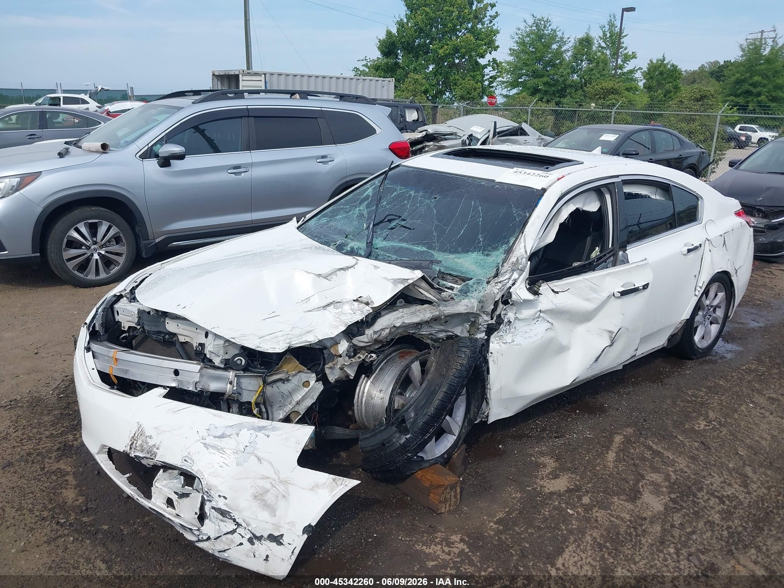 2014 Acura Tl 3.5 White vin: 19UUA8F52EA003016