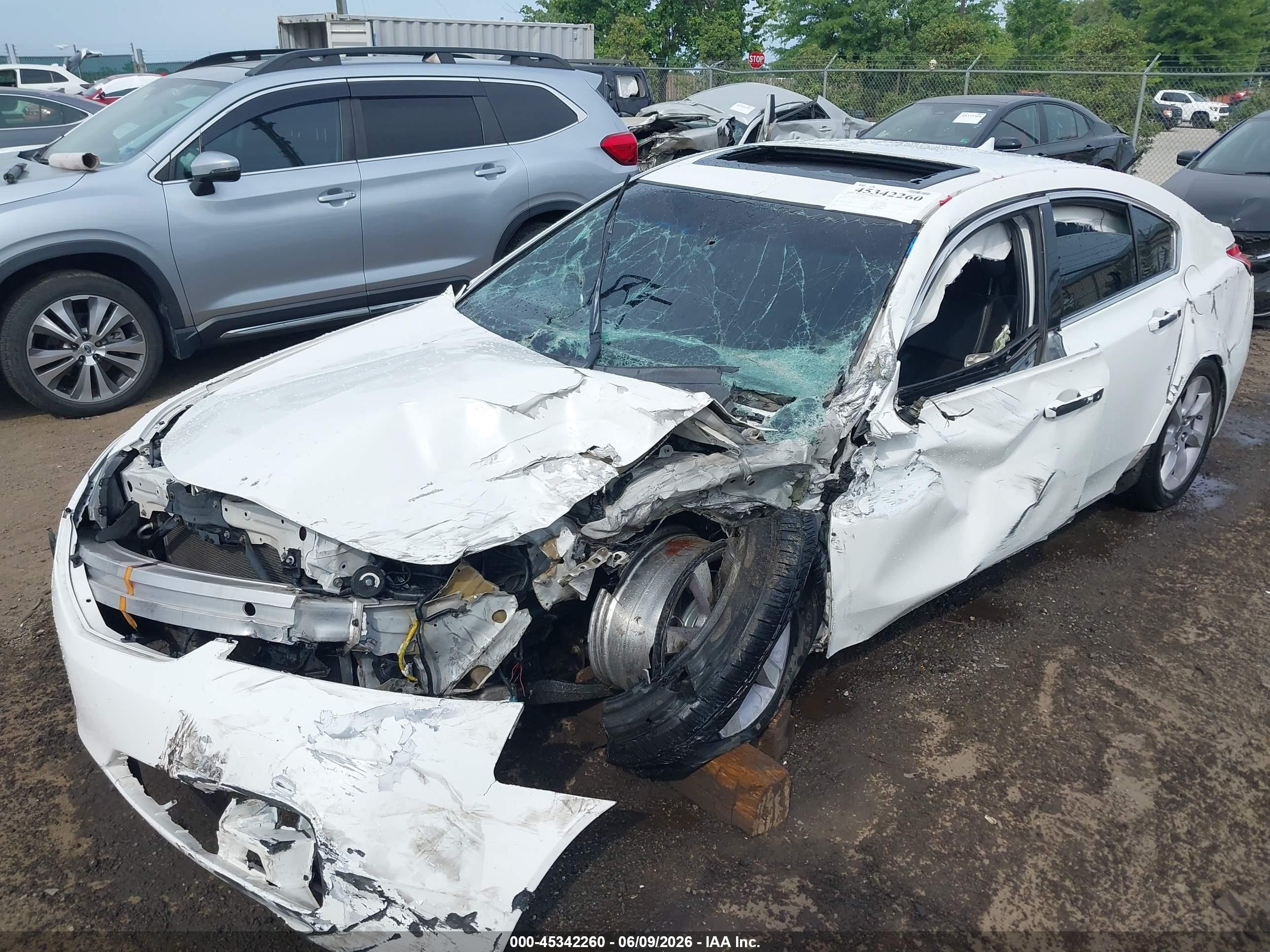 2014 Acura Tl 3.5 White vin: 19UUA8F52EA003016