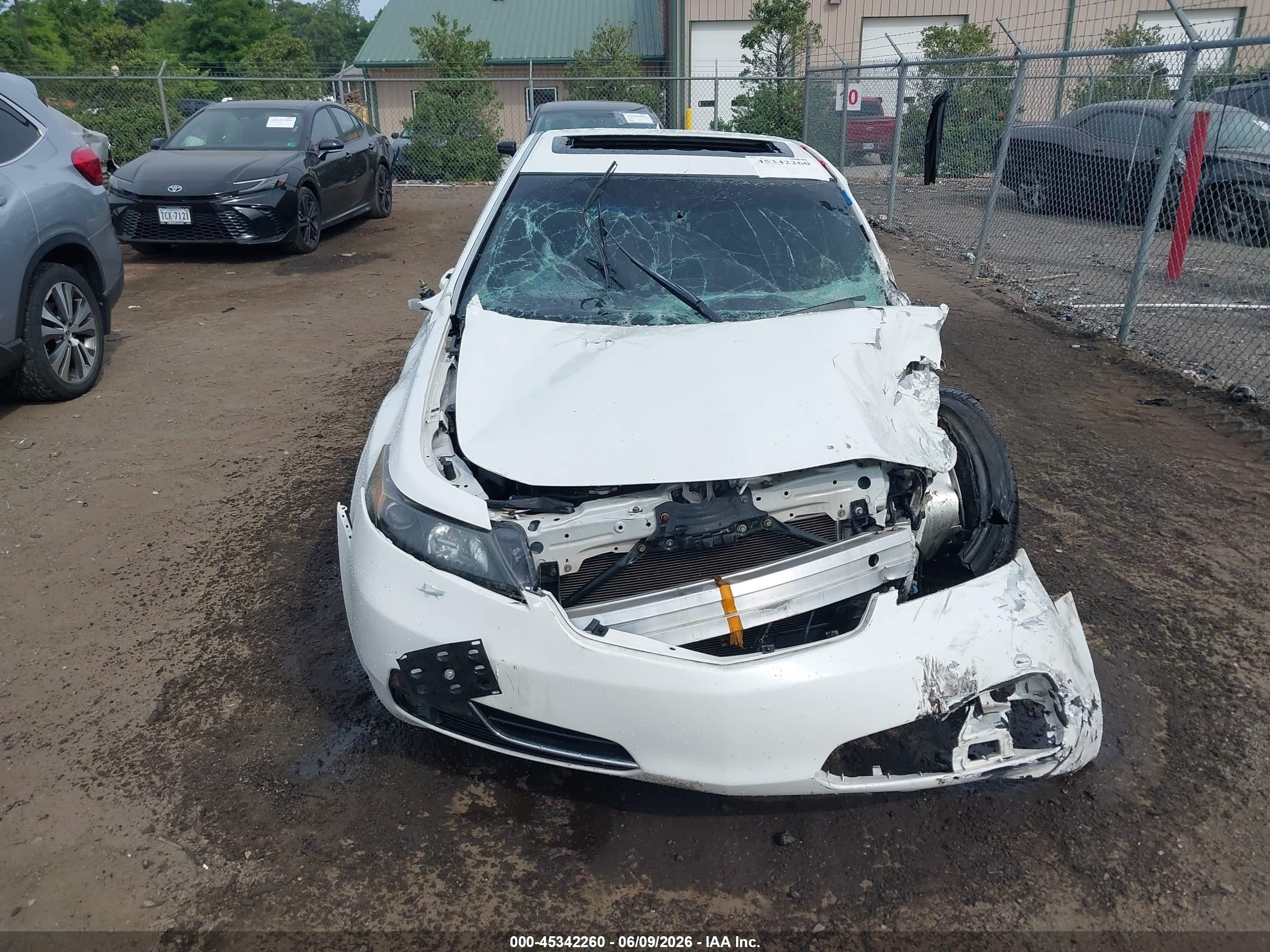 2014 Acura Tl 3.5 White vin: 19UUA8F52EA003016