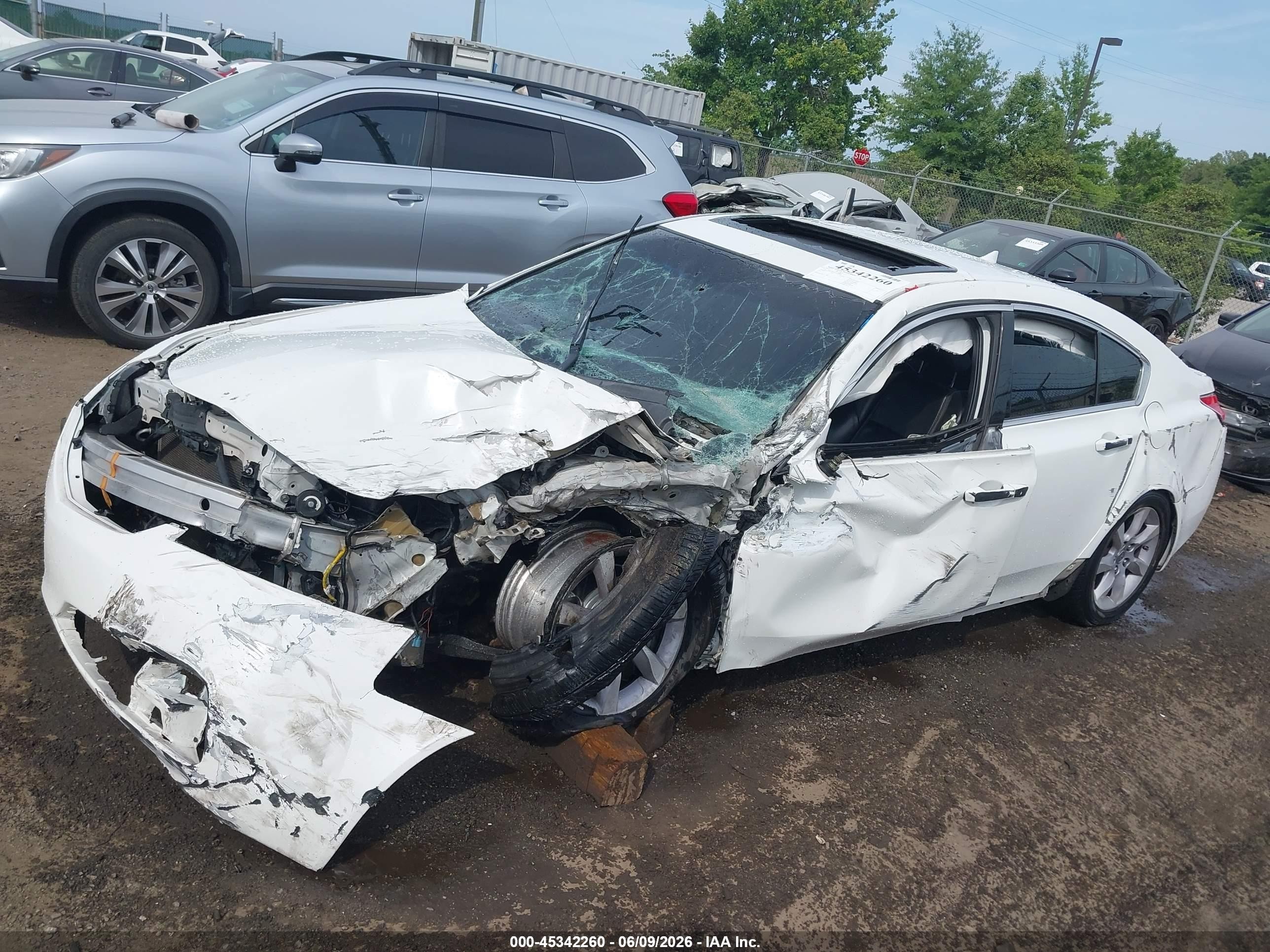 2014 Acura Tl 3.5 White vin: 19UUA8F52EA003016