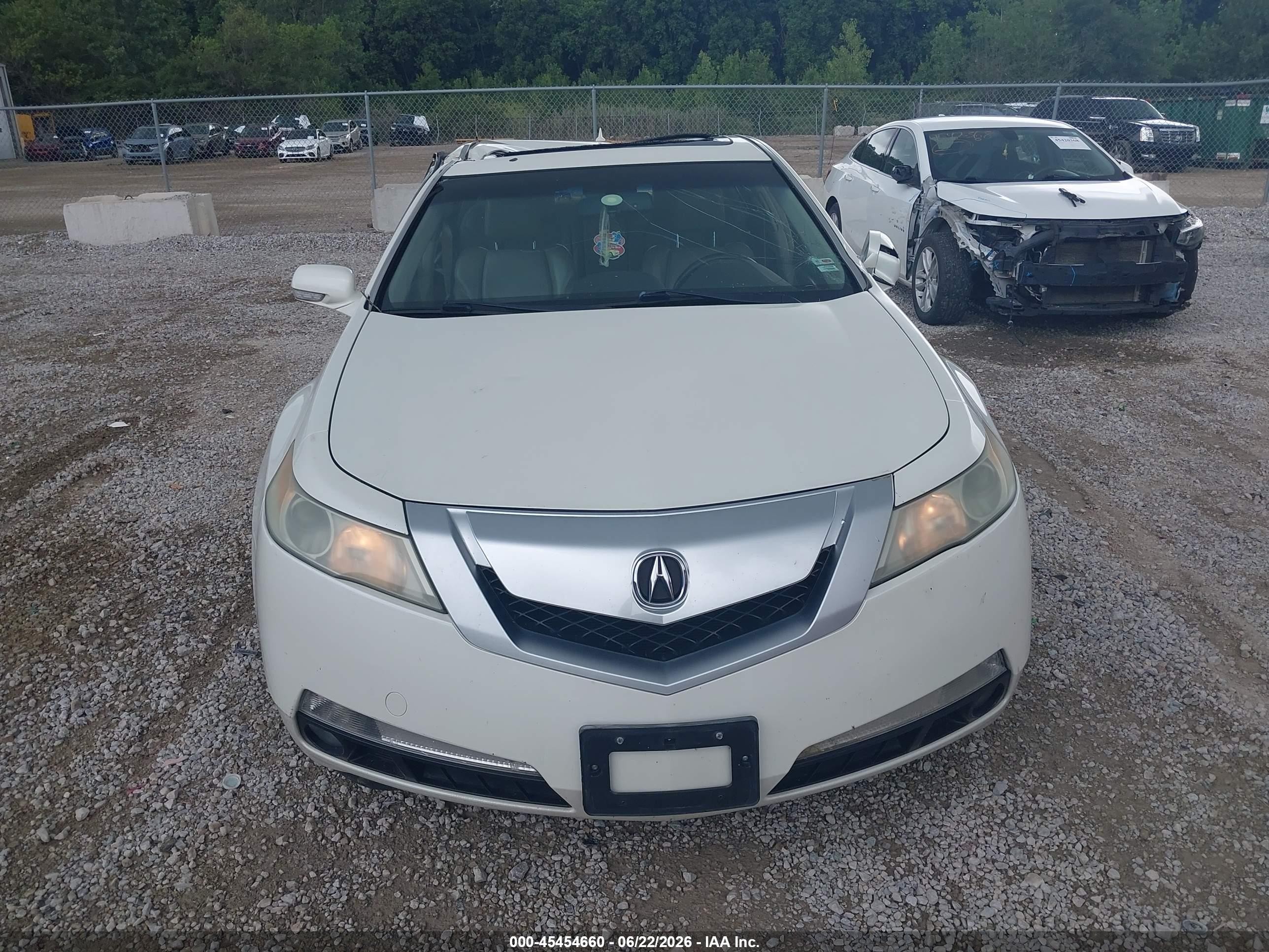 2011 Acura Tl 3.5 White vin: 19UUA8F53BA004784