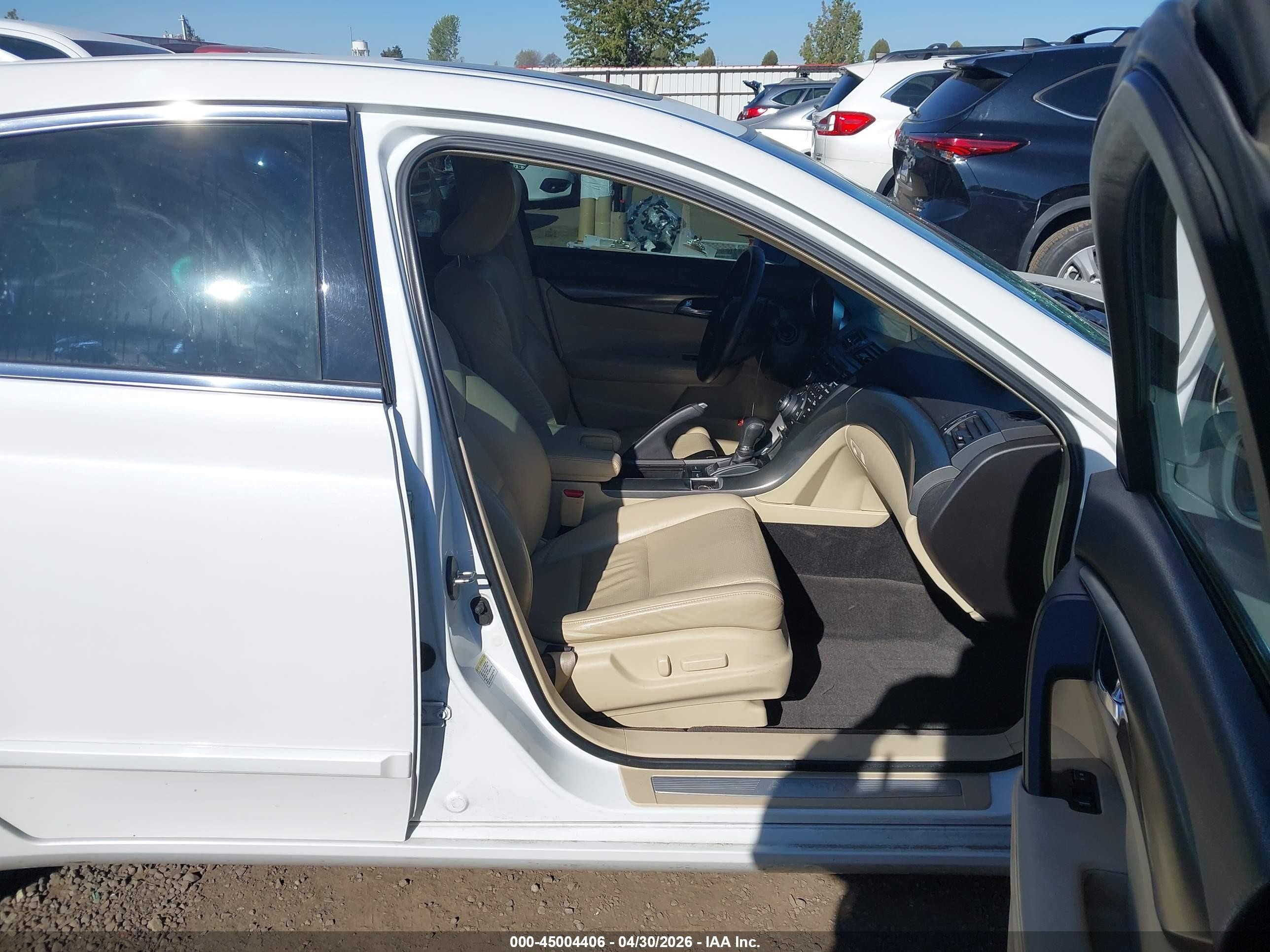 2013 Acura Tl 3.5 White vin: 19UUA8F53DA010894