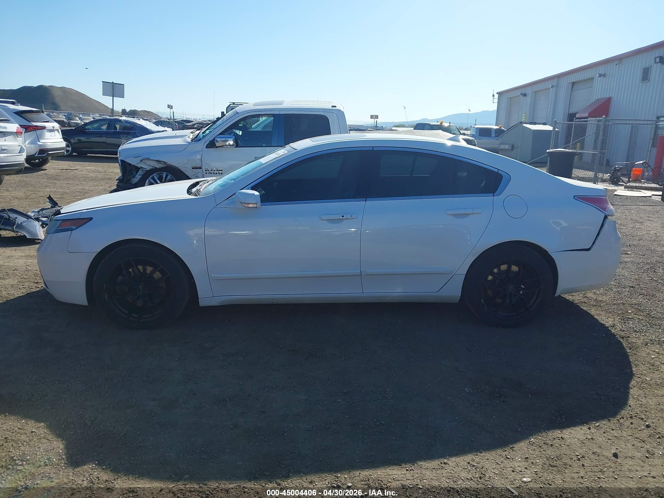 2013 Acura Tl 3.5 White vin: 19UUA8F53DA010894