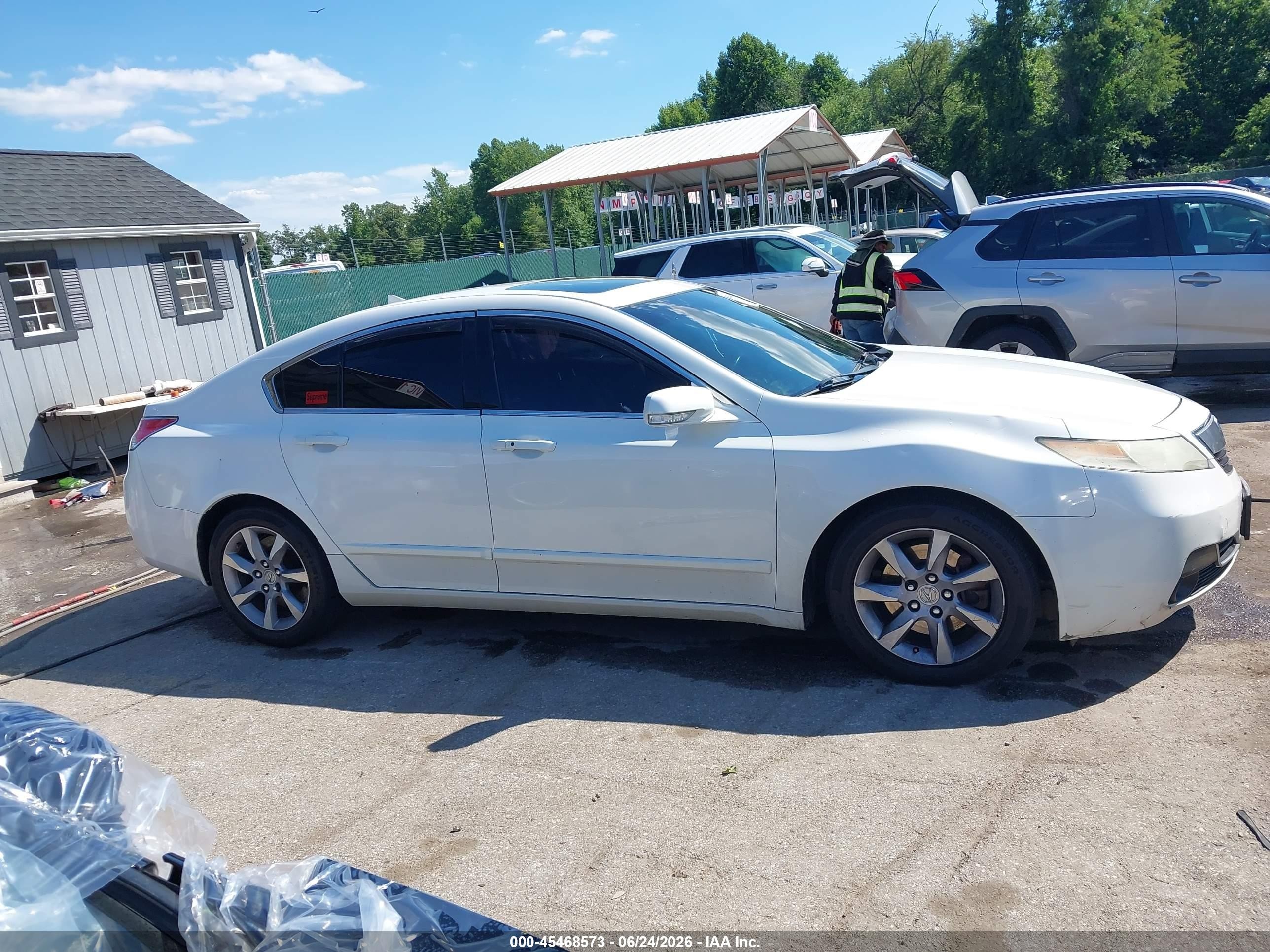 2013 Acura Tl 3.5 White vin: 19UUA8F54DA006529