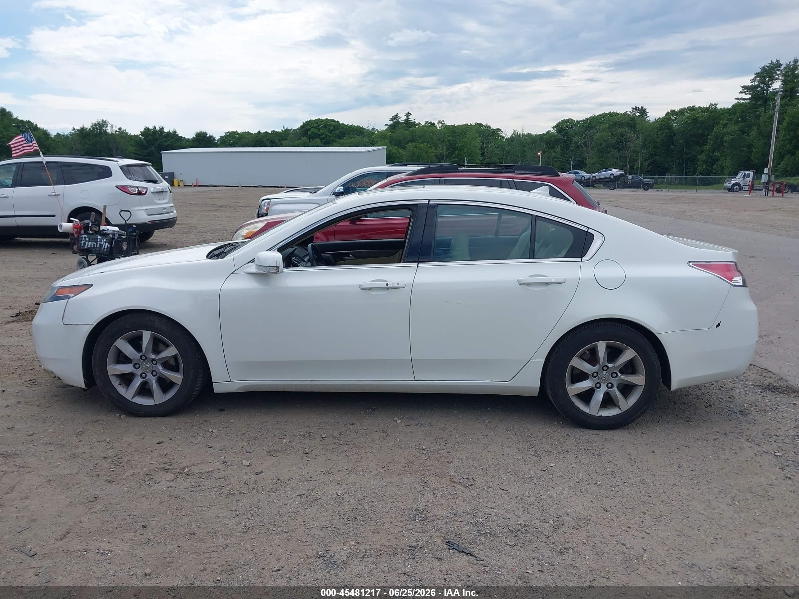 2013 Acura Tl 3.5 White vin: 19UUA8F54DA017255
