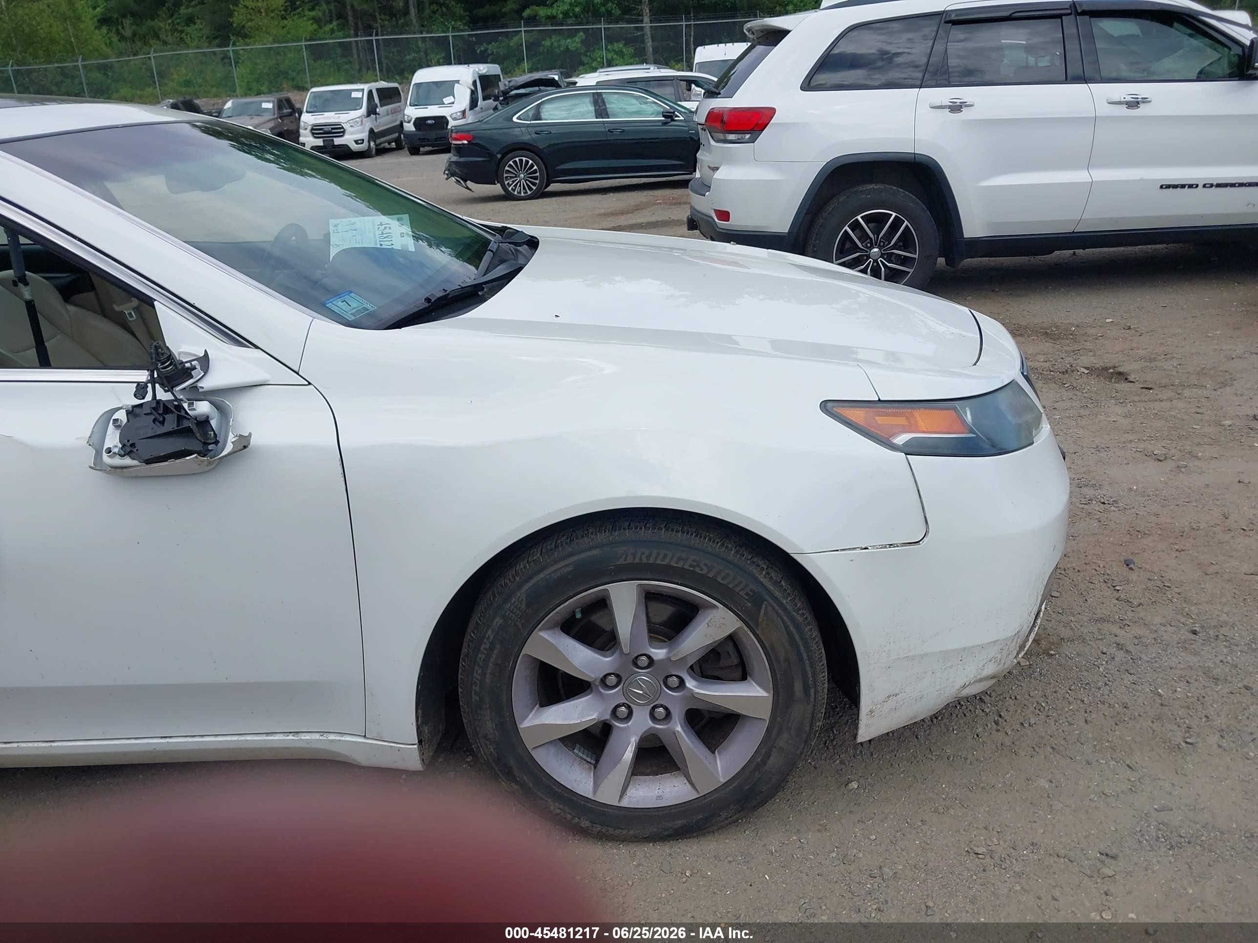 2013 Acura Tl 3.5 White vin: 19UUA8F54DA017255