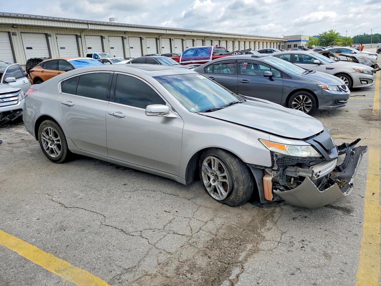 2010 Acura Tl Silver vin: 19UUA8F56AA001957
