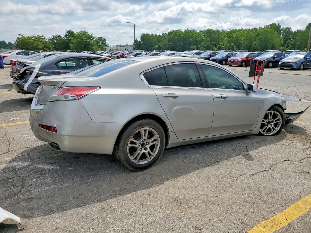 2010 Acura Tl Silver vin: 19UUA8F56AA001957