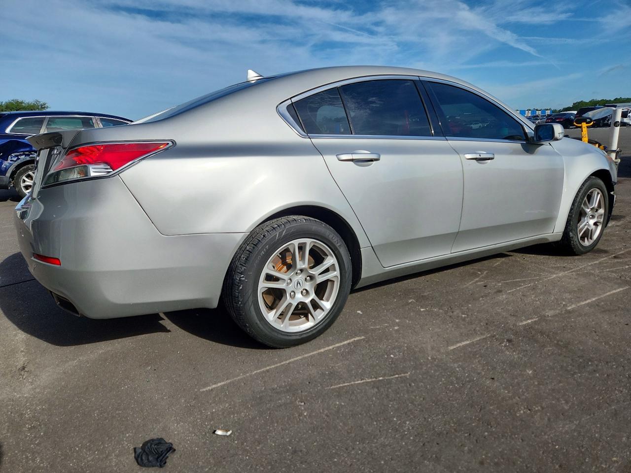2010 Acura Tl Silver vin: 19UUA8F56AA023487