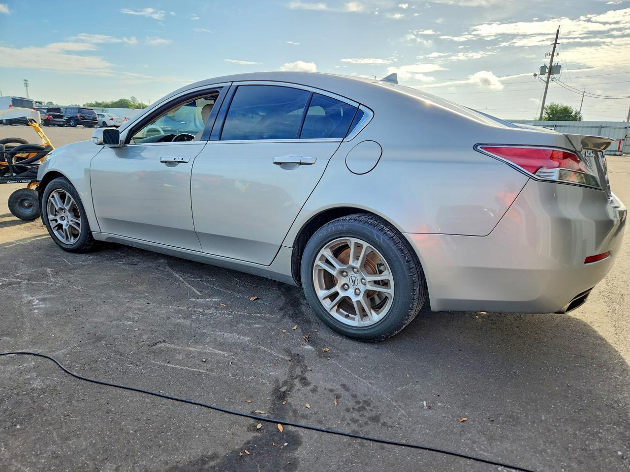 2010 Acura Tl Silver vin: 19UUA8F56AA023487