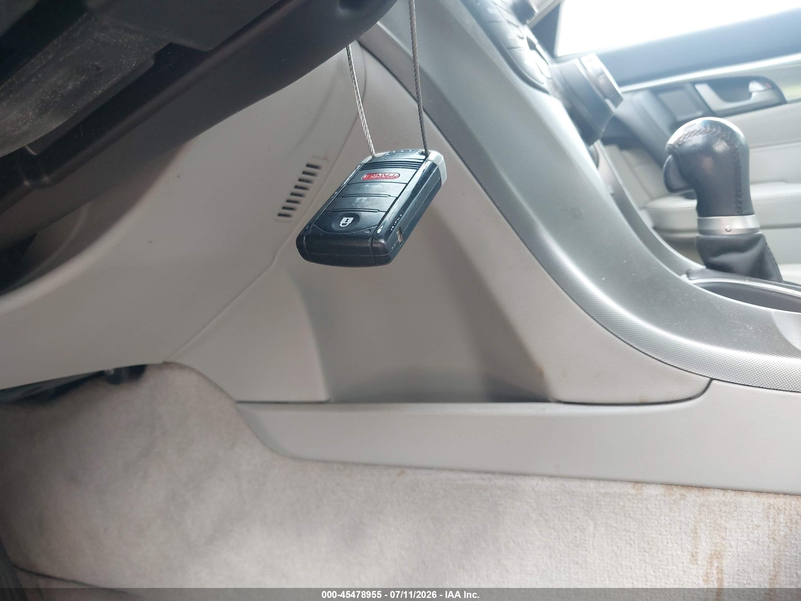 2011 Acura Tl 3.5 White vin: 19UUA8F56BA000454