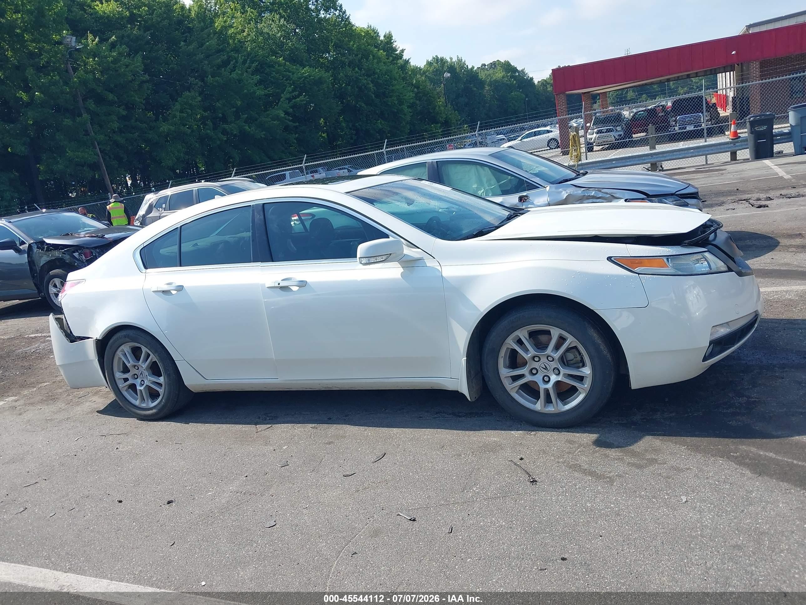 2010 Acura Tl 3.5 White vin: 19UUA8F57AA008688