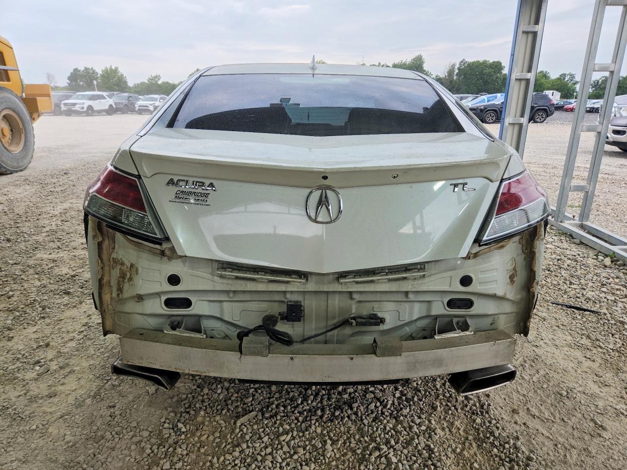 2010 Acura Tl White vin: 19UUA8F57AA012143