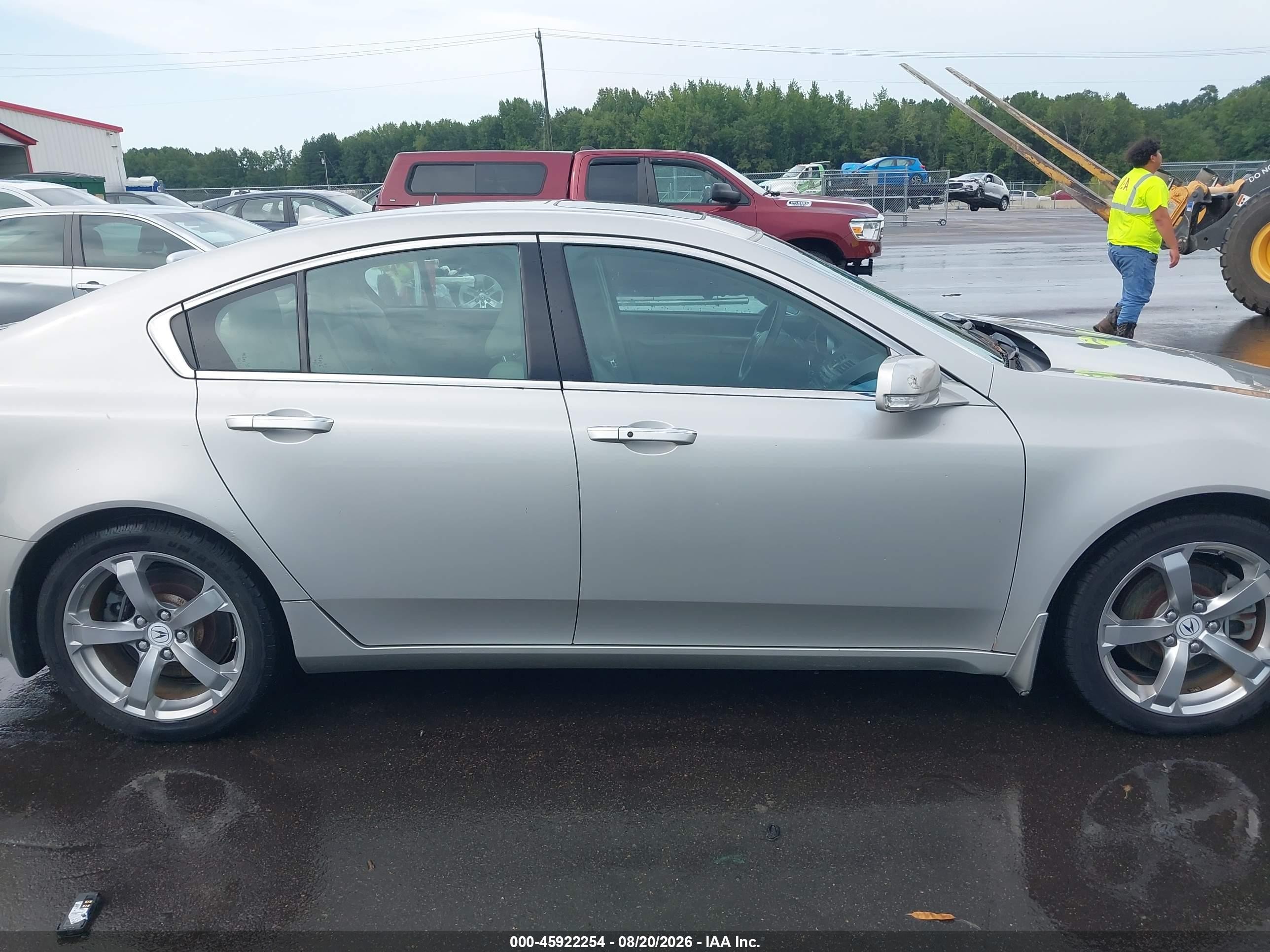 2010 Acura Tl 3.5 Silver vin: 19UUA8F58AA010465