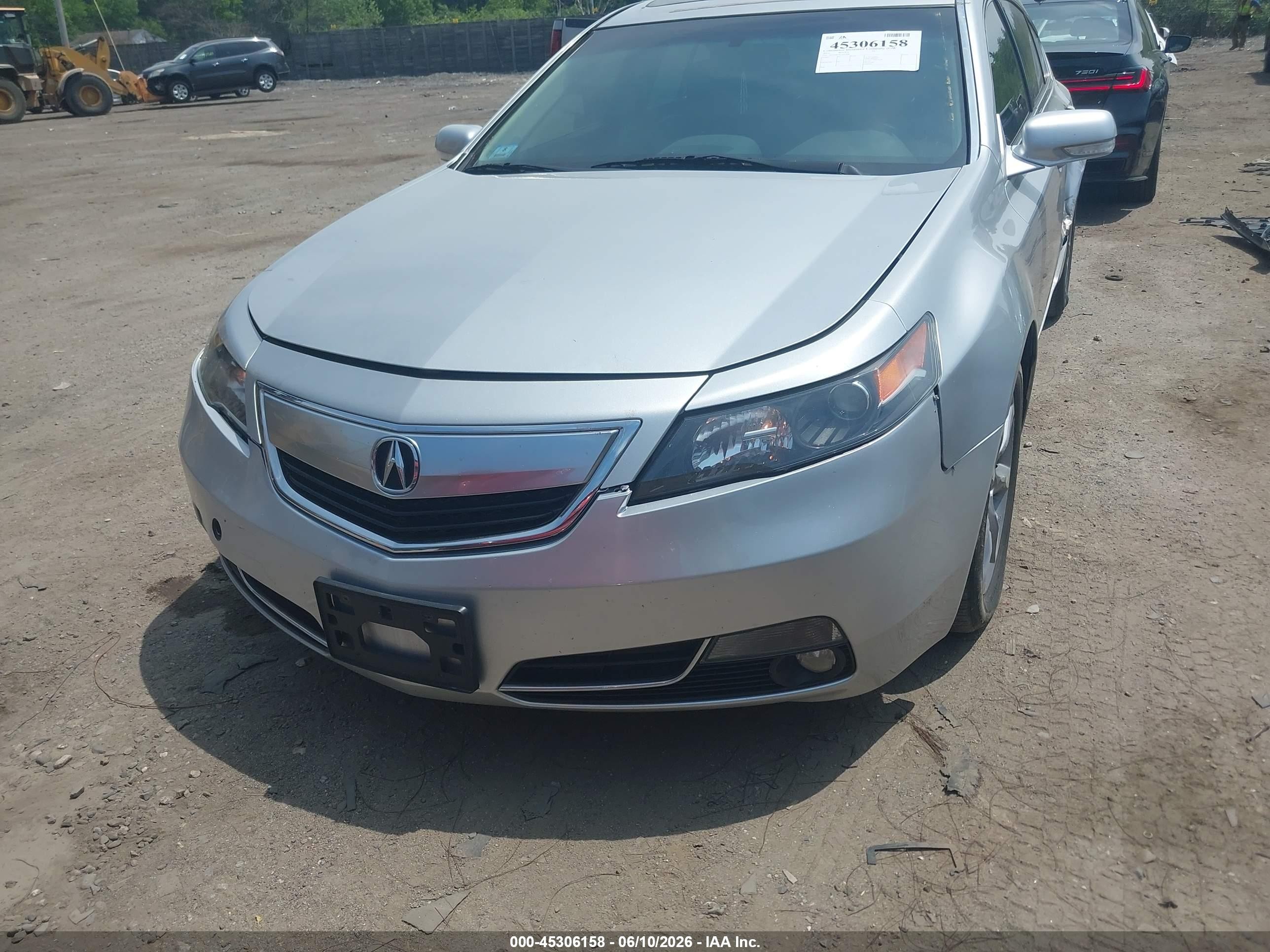 2012 Acura Tl 3.5 Серебряный vin: 19UUA8F58CA013580