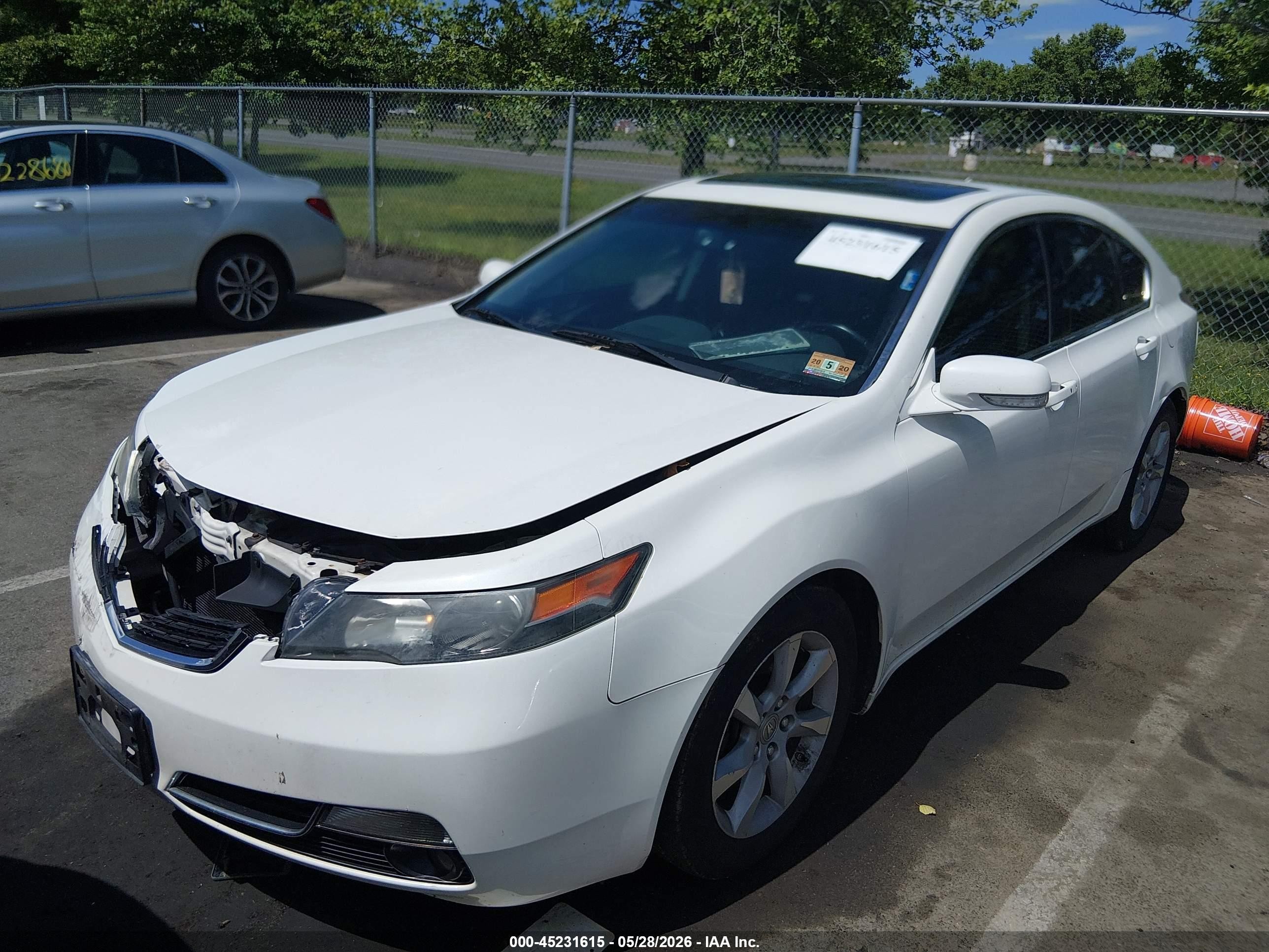 2013 Acura Tl 3.5 Белый vin: 19UUA8F59DA016666