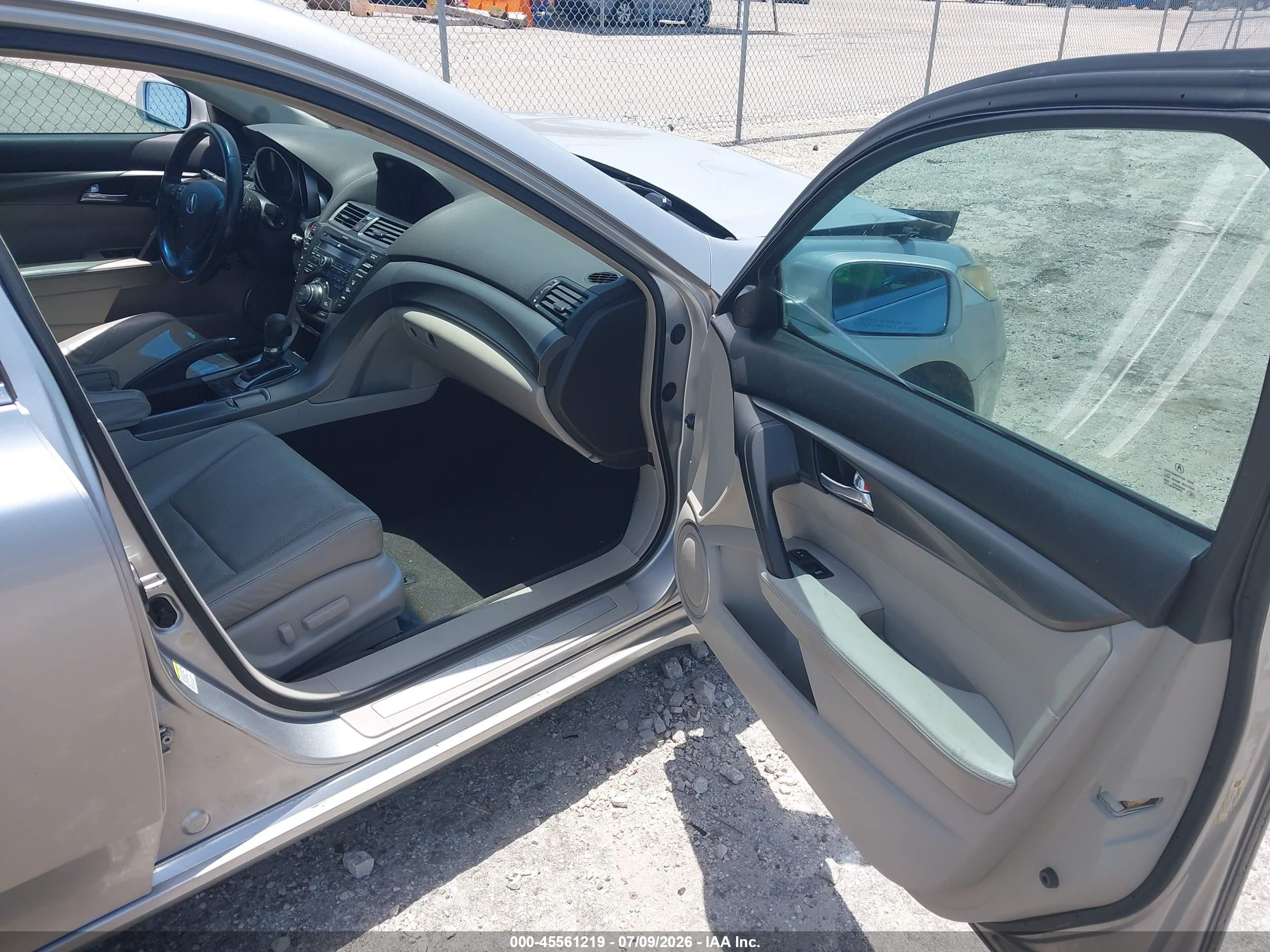 2014 Acura Tl 3.5 Silver vin: 19UUA8F71EA001792