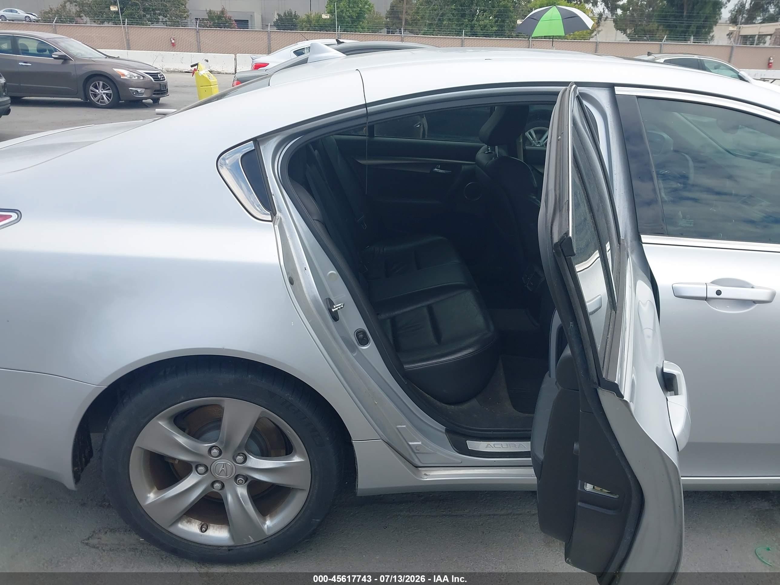 2012 Acura Tl 3.5 Silver vin: 19UUA8F77CA018335