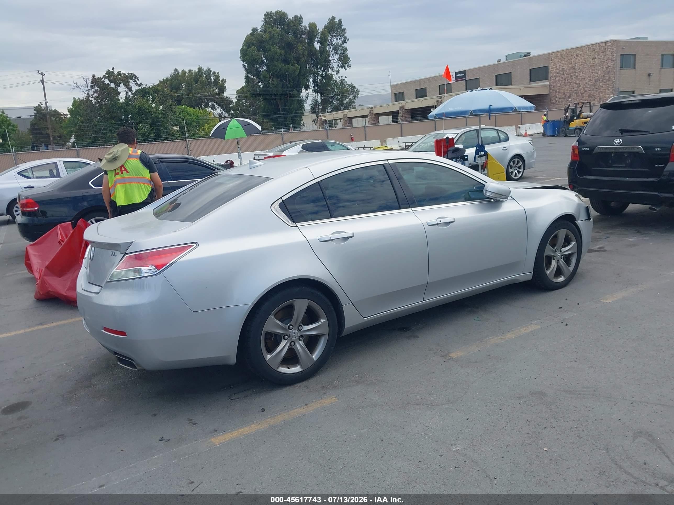 2012 Acura Tl 3.5 Silver vin: 19UUA8F77CA018335