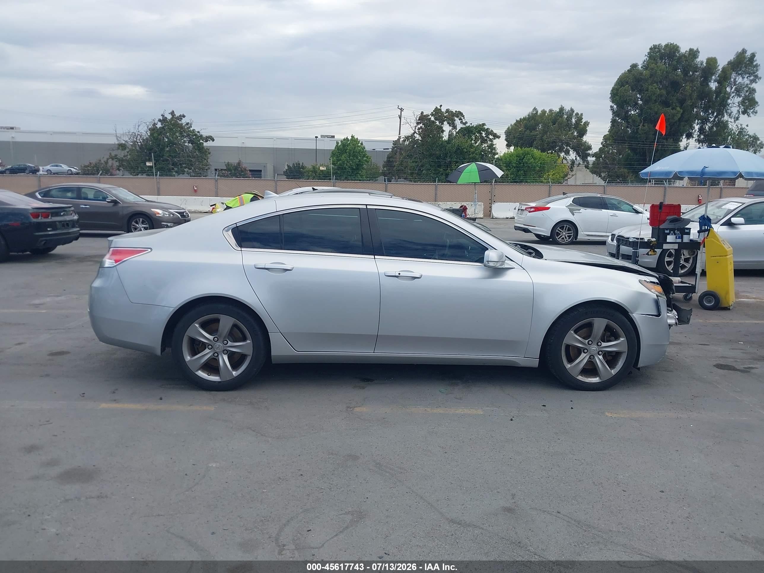 2012 Acura Tl 3.5 Silver vin: 19UUA8F77CA018335