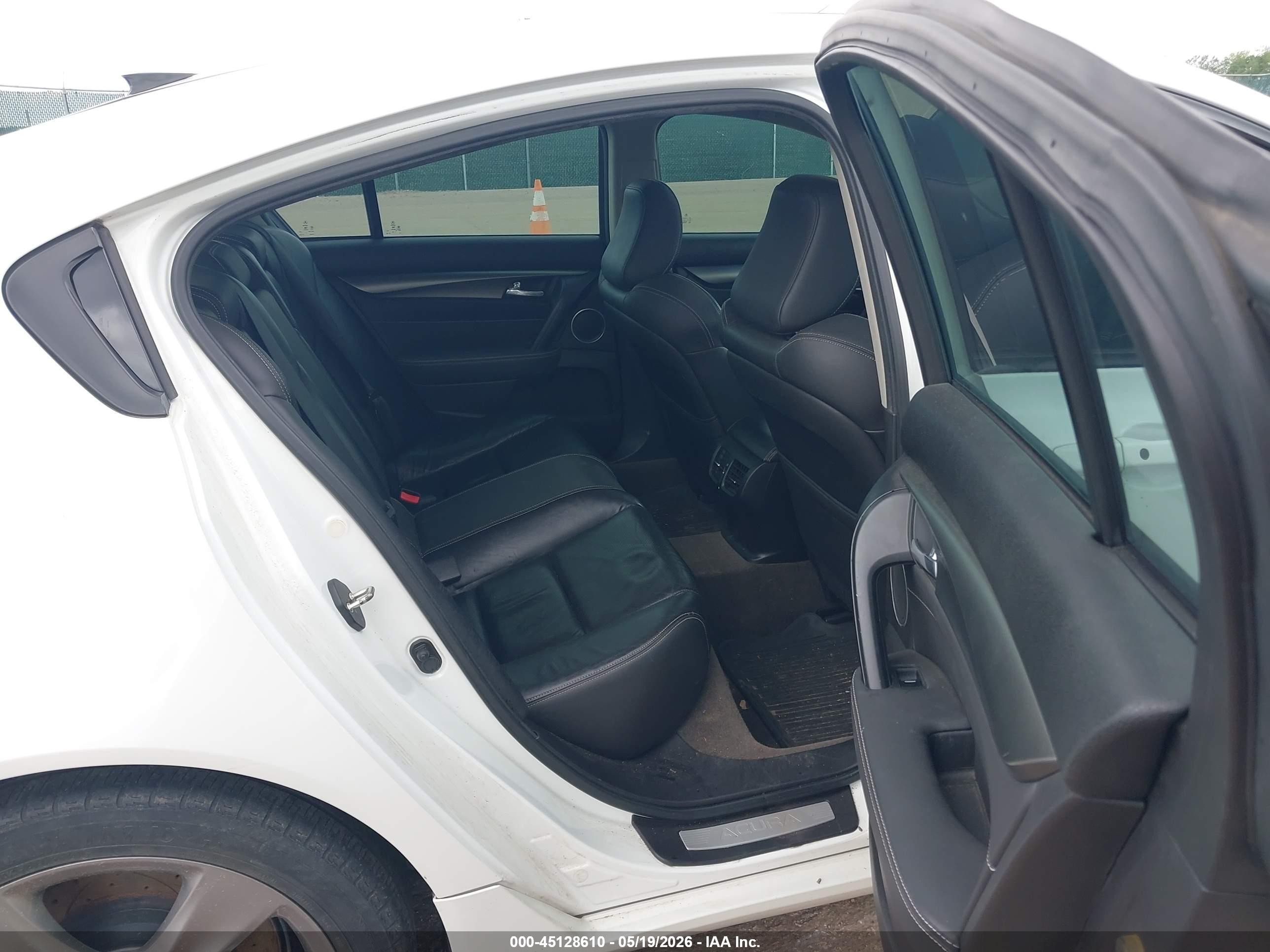 2013 Acura Tl 3.7 White vin: 19UUA9E52DA005645