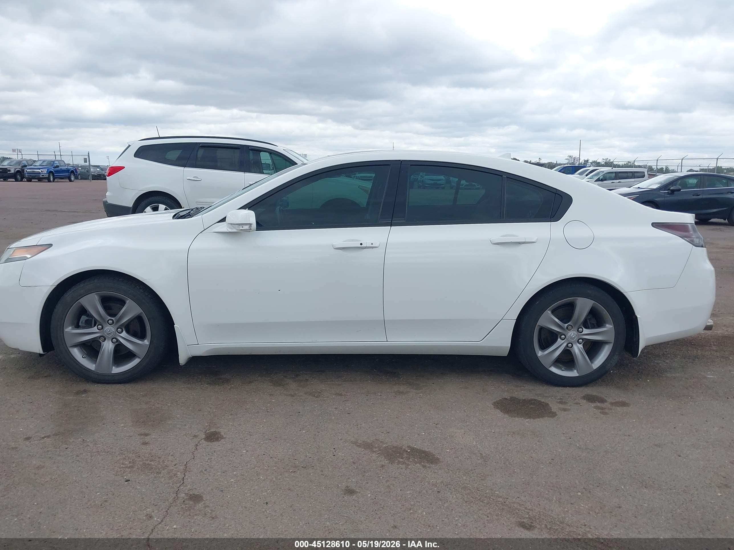 2013 Acura Tl 3.7 White vin: 19UUA9E52DA005645