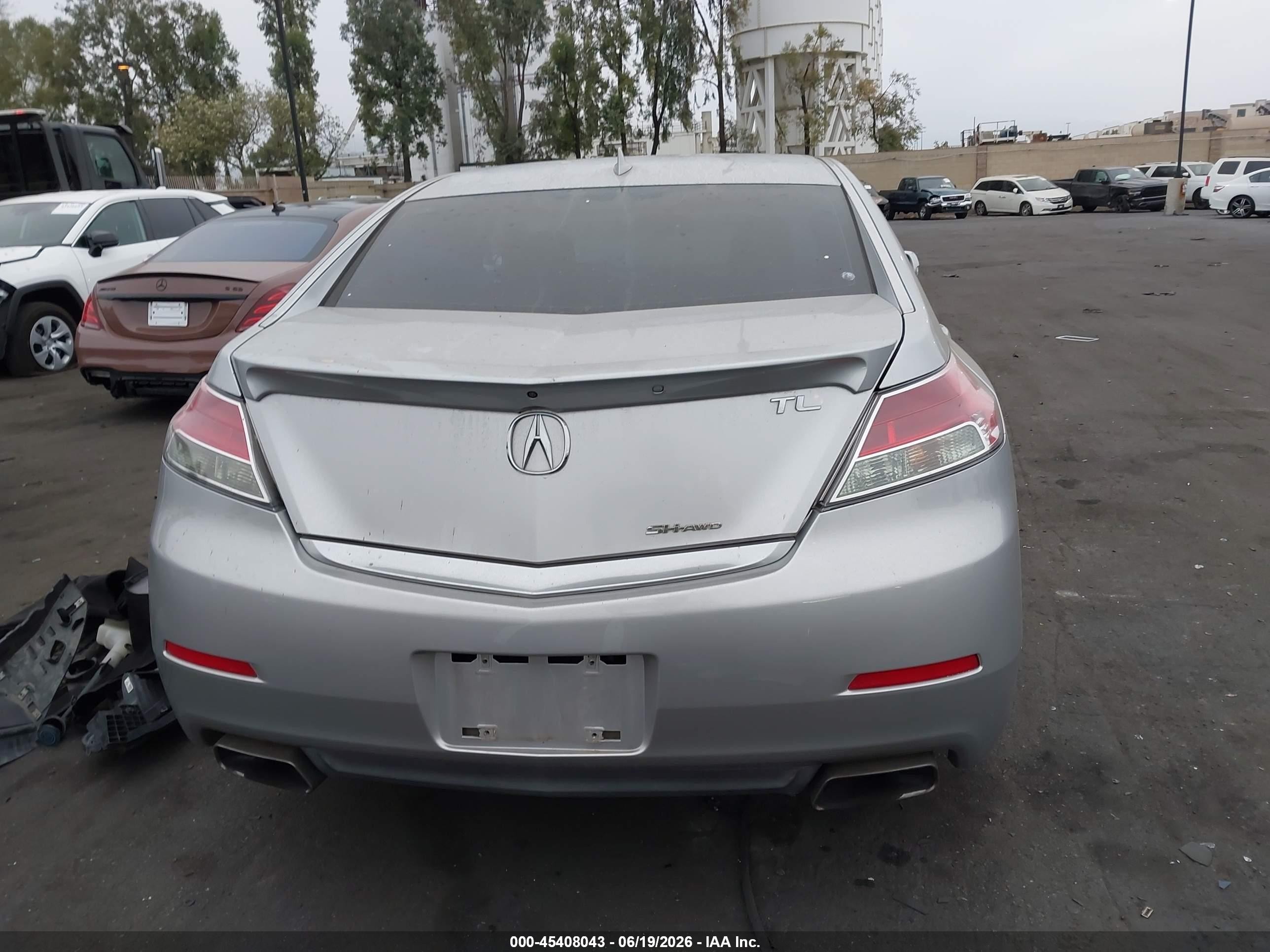 2013 Acura Tl 3.7 Silver vin: 19UUA9E54DA004545