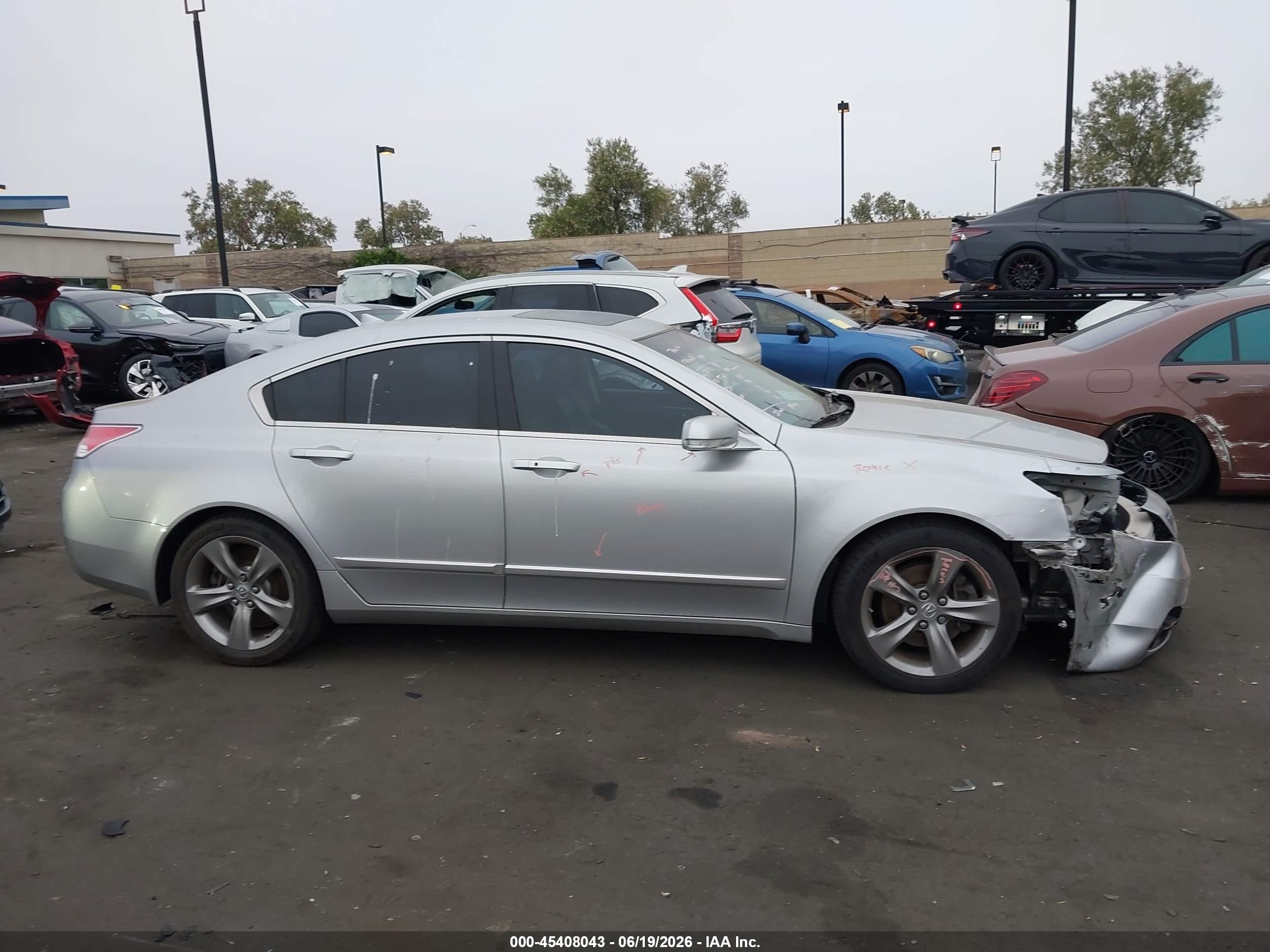 2013 Acura Tl 3.7 Silver vin: 19UUA9E54DA004545