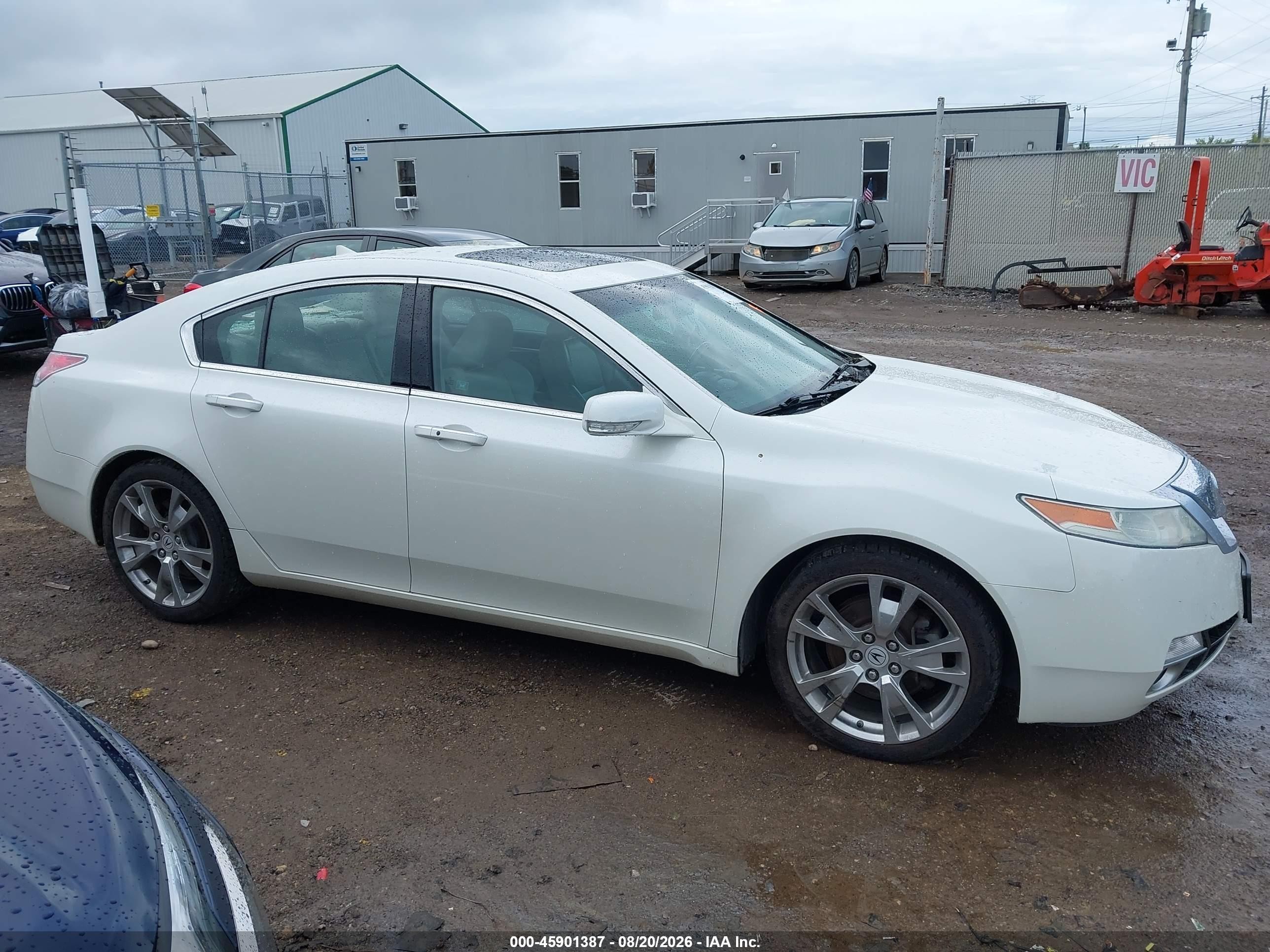 2010 Acura Tl 3.7 White vin: 19UUA9F51AA000947