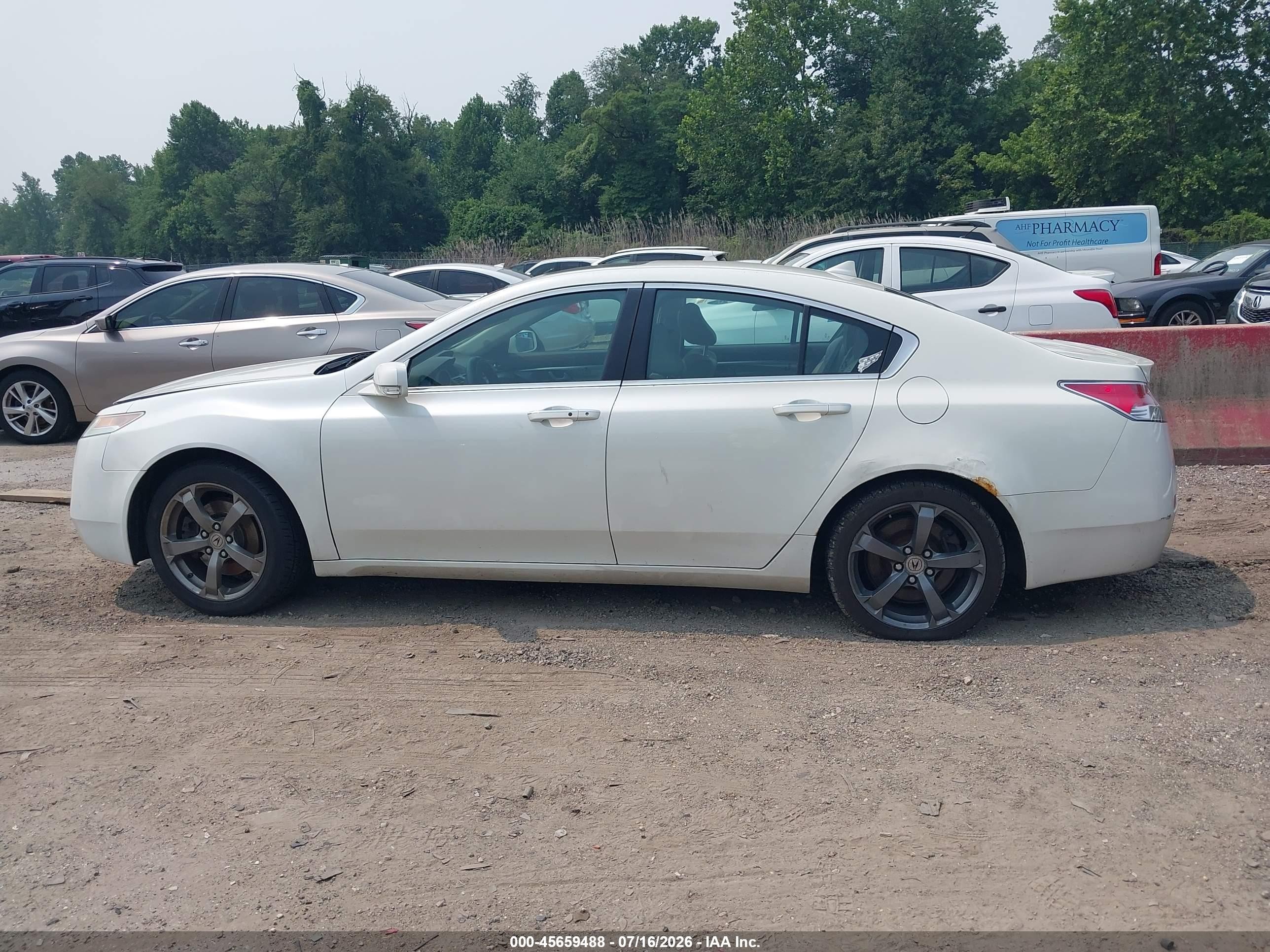 2011 Acura Tl 3.7 White vin: 19UUA9F51BA001131
