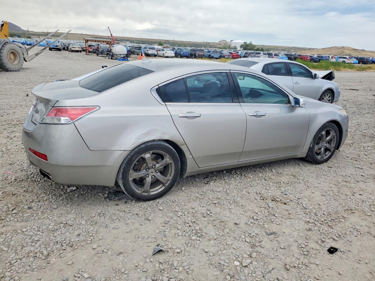 2010 Acura Tl Silver vin: 19UUA9F52AA007213