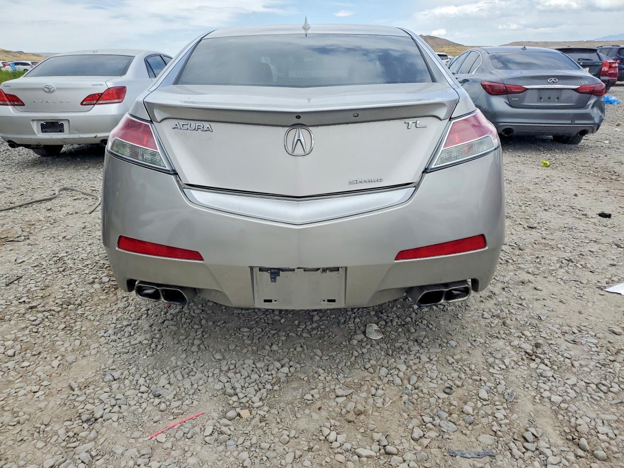 2010 Acura Tl Silver vin: 19UUA9F52AA007213