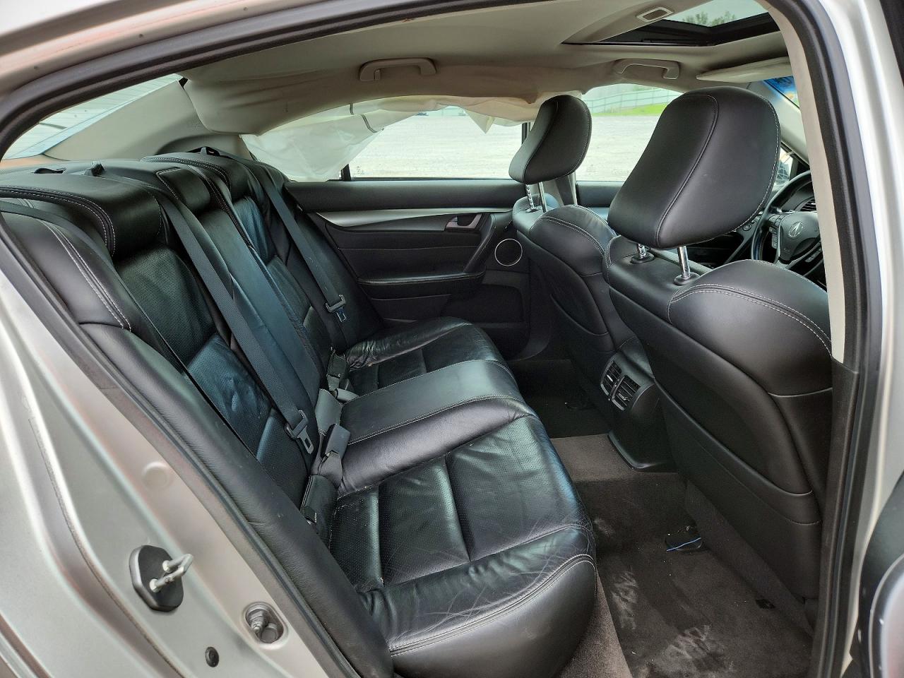 2010 Acura Tl Silver vin: 19UUA9F52AA008054