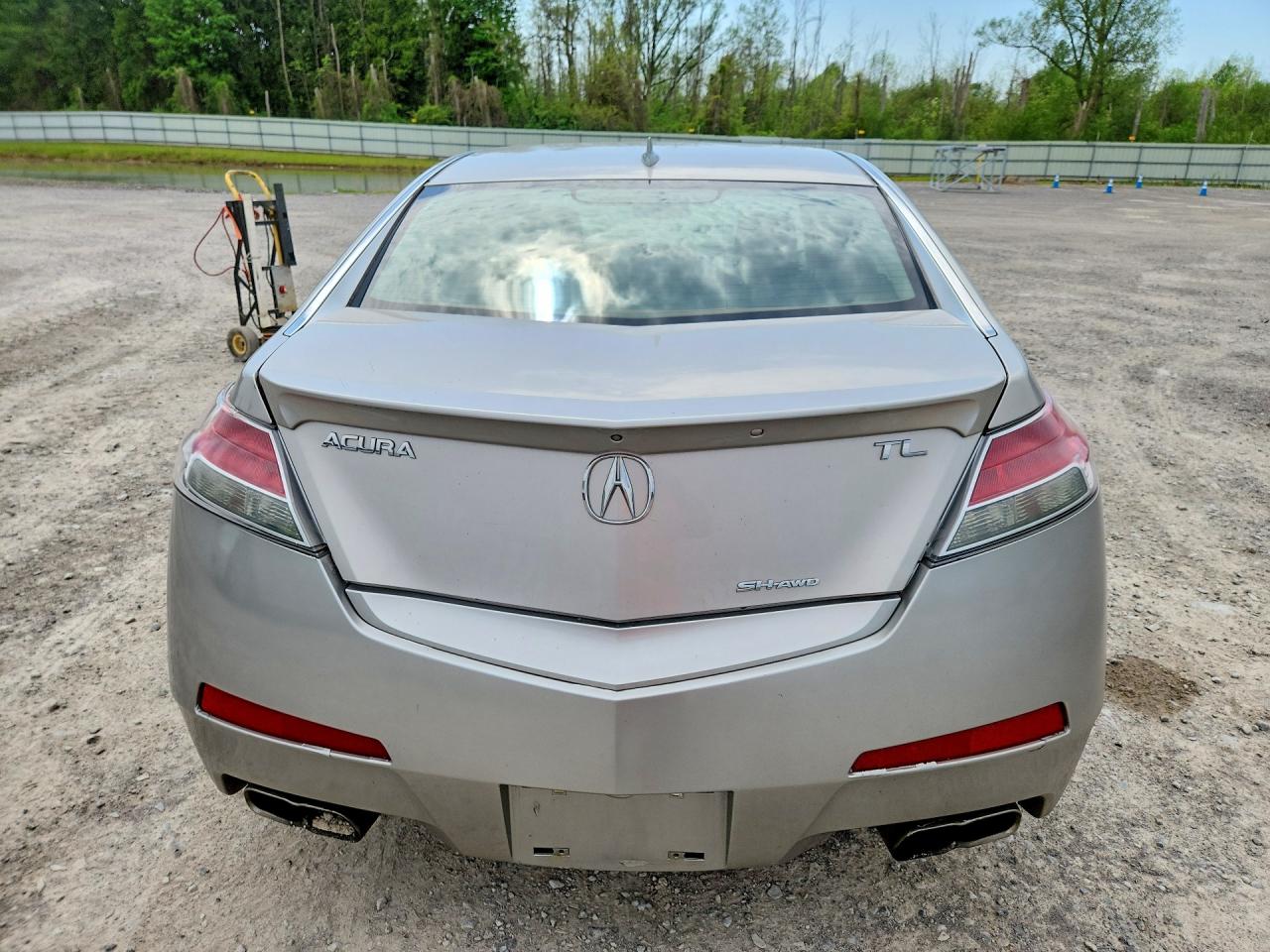 2010 Acura Tl Silver vin: 19UUA9F52AA008054
