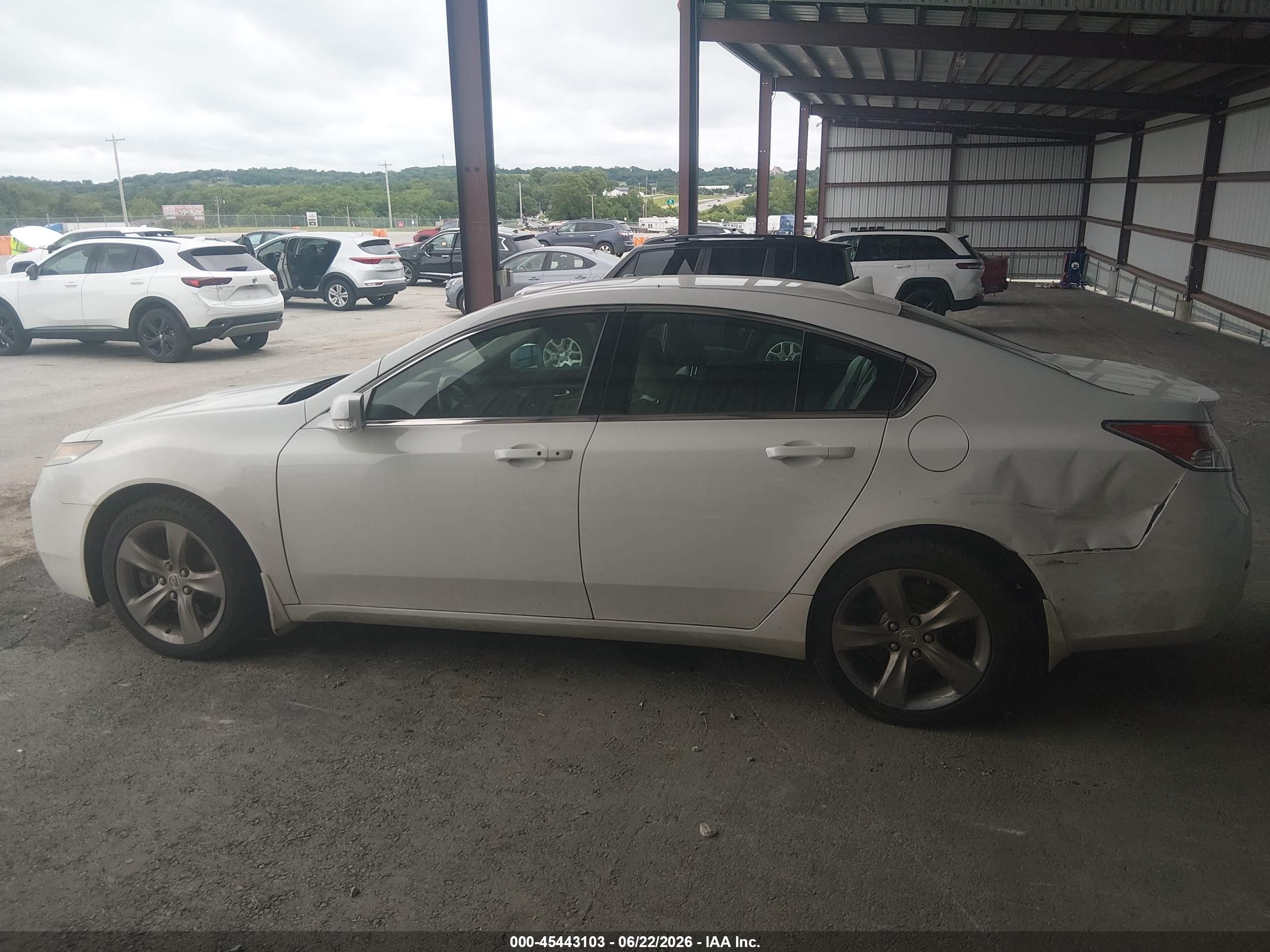 2013 Acura Tl 3.7 White vin: 19UUA9F52DA004641