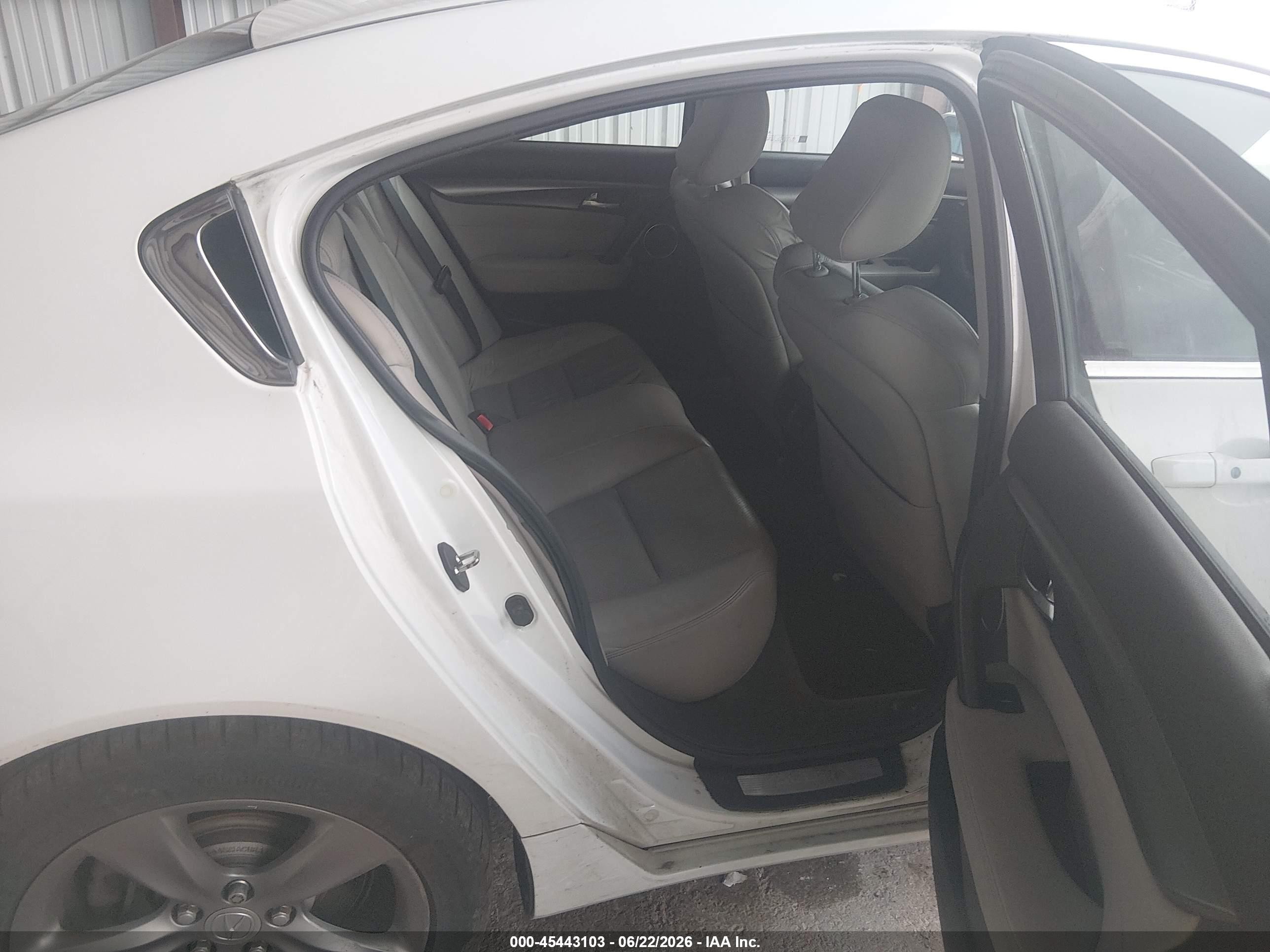 2013 Acura Tl 3.7 White vin: 19UUA9F52DA004641