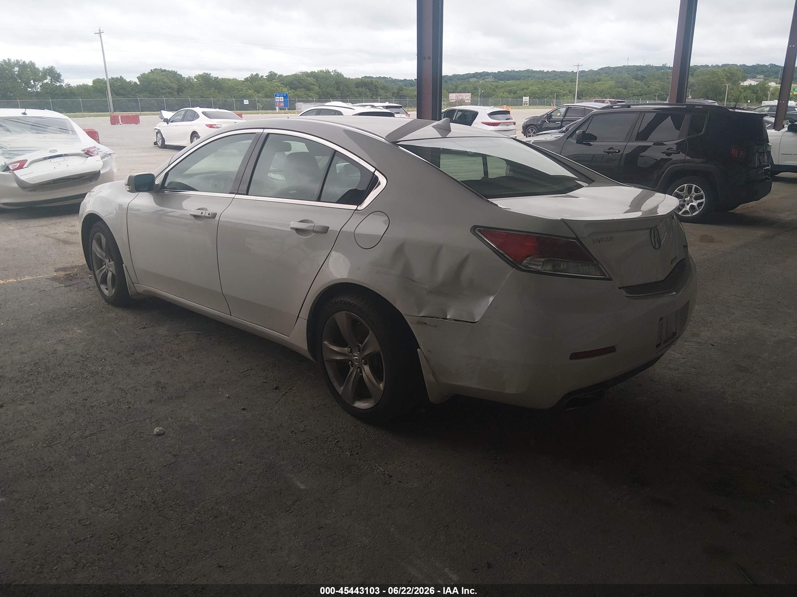 2013 Acura Tl 3.7 White vin: 19UUA9F52DA004641