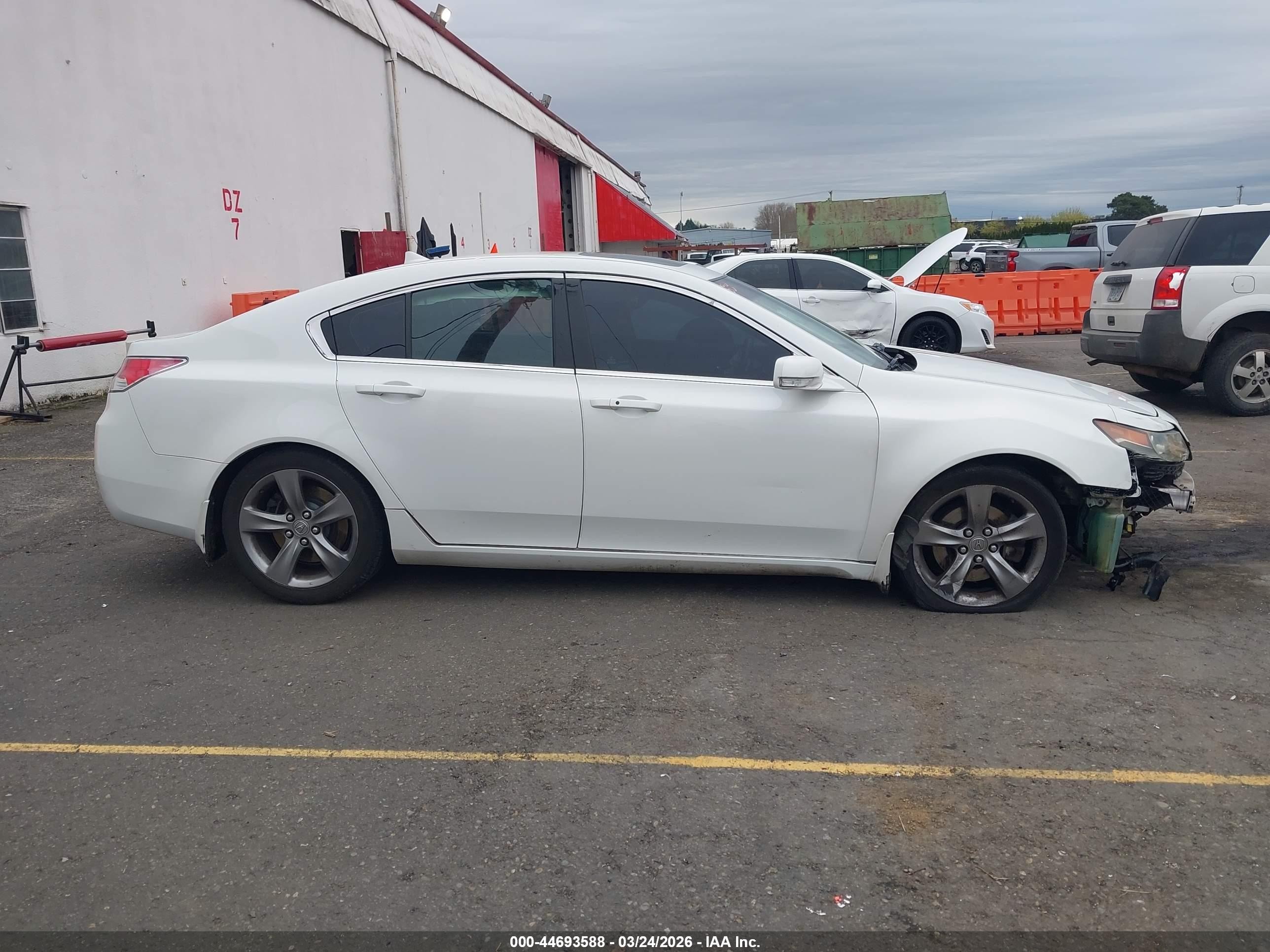 2013 Acura Tl 3.7 White vin: 19UUA9F52DA004896