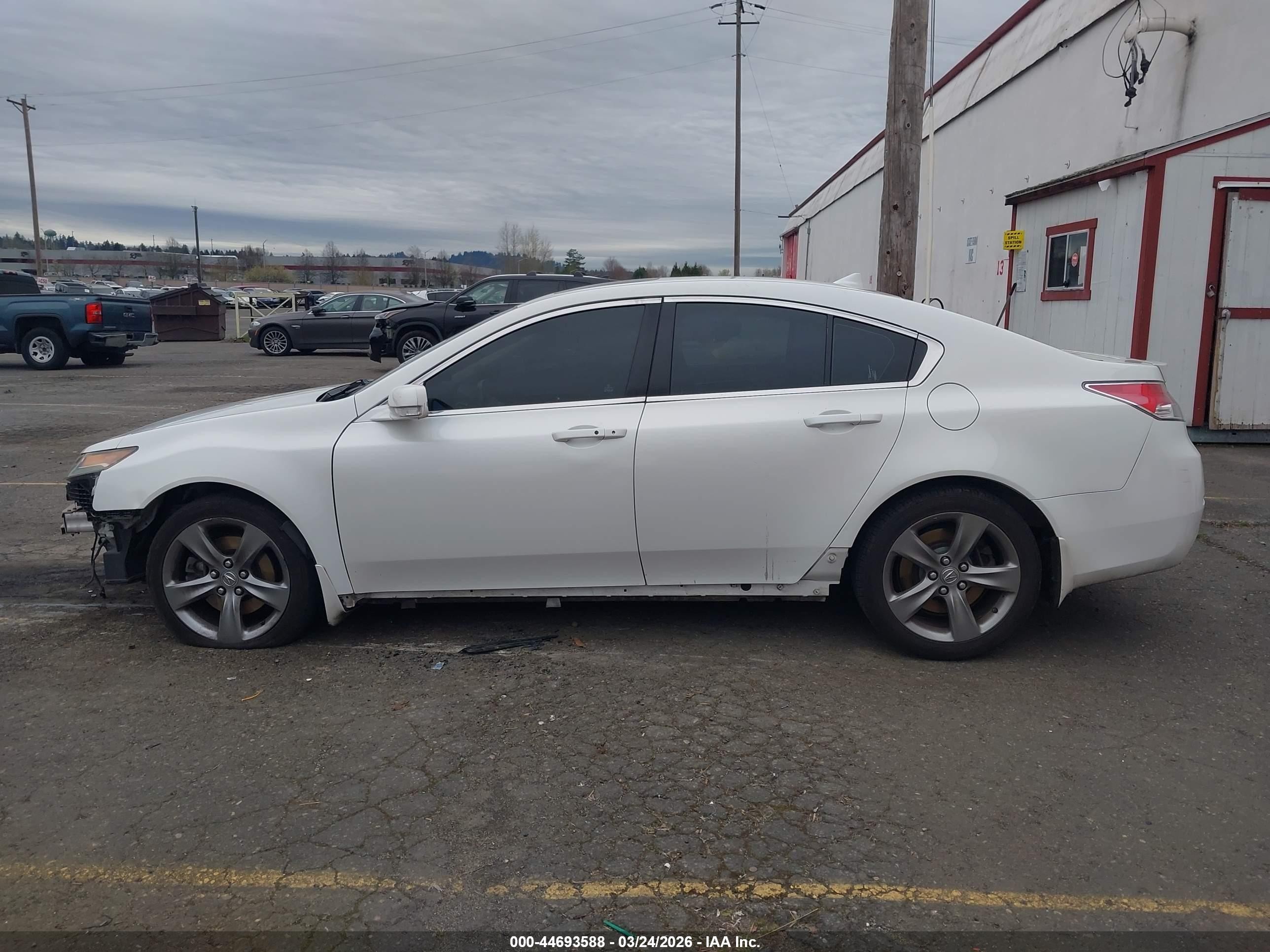 2013 Acura Tl 3.7 White vin: 19UUA9F52DA004896