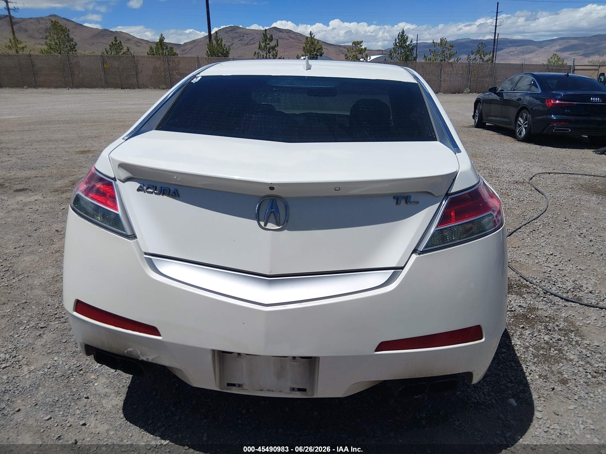 2010 Acura Tl 3.7 White vin: 19UUA9F53AA004434