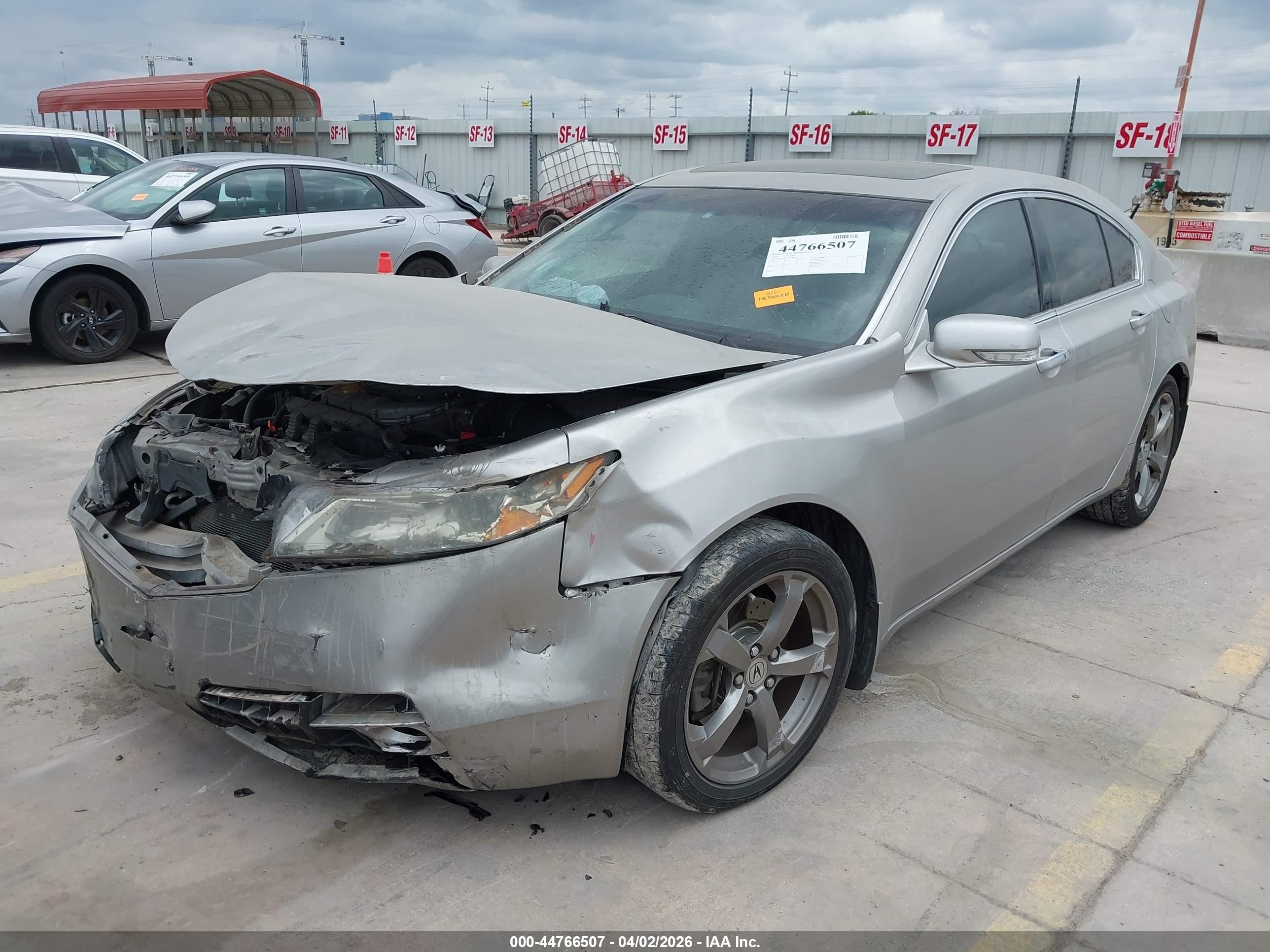 2010 Acura Tl 3.7 Серебряный vin: 19UUA9F53AA008872