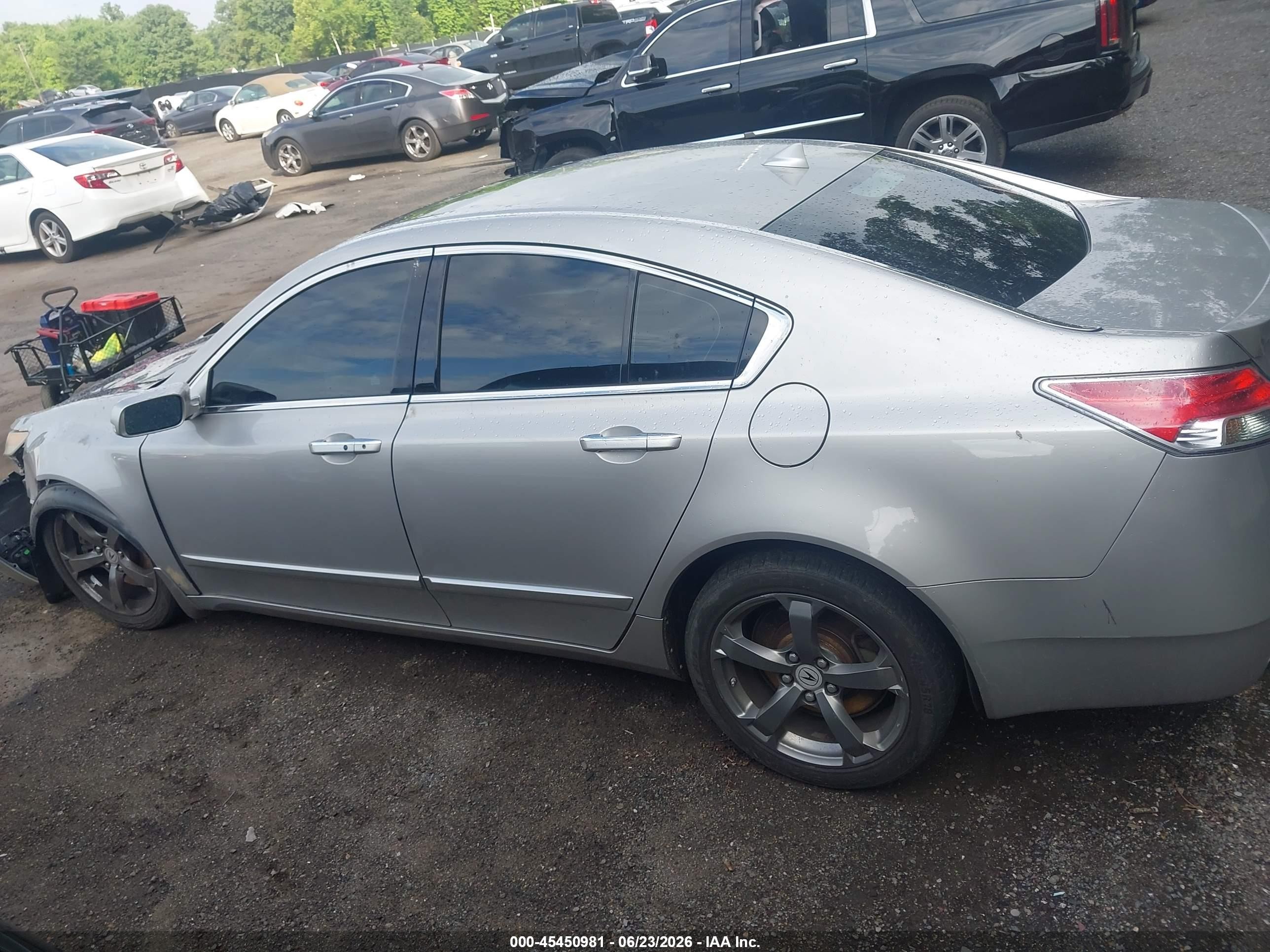 2011 Acura Tl 3.7 Silver vin: 19UUA9F55BA002072