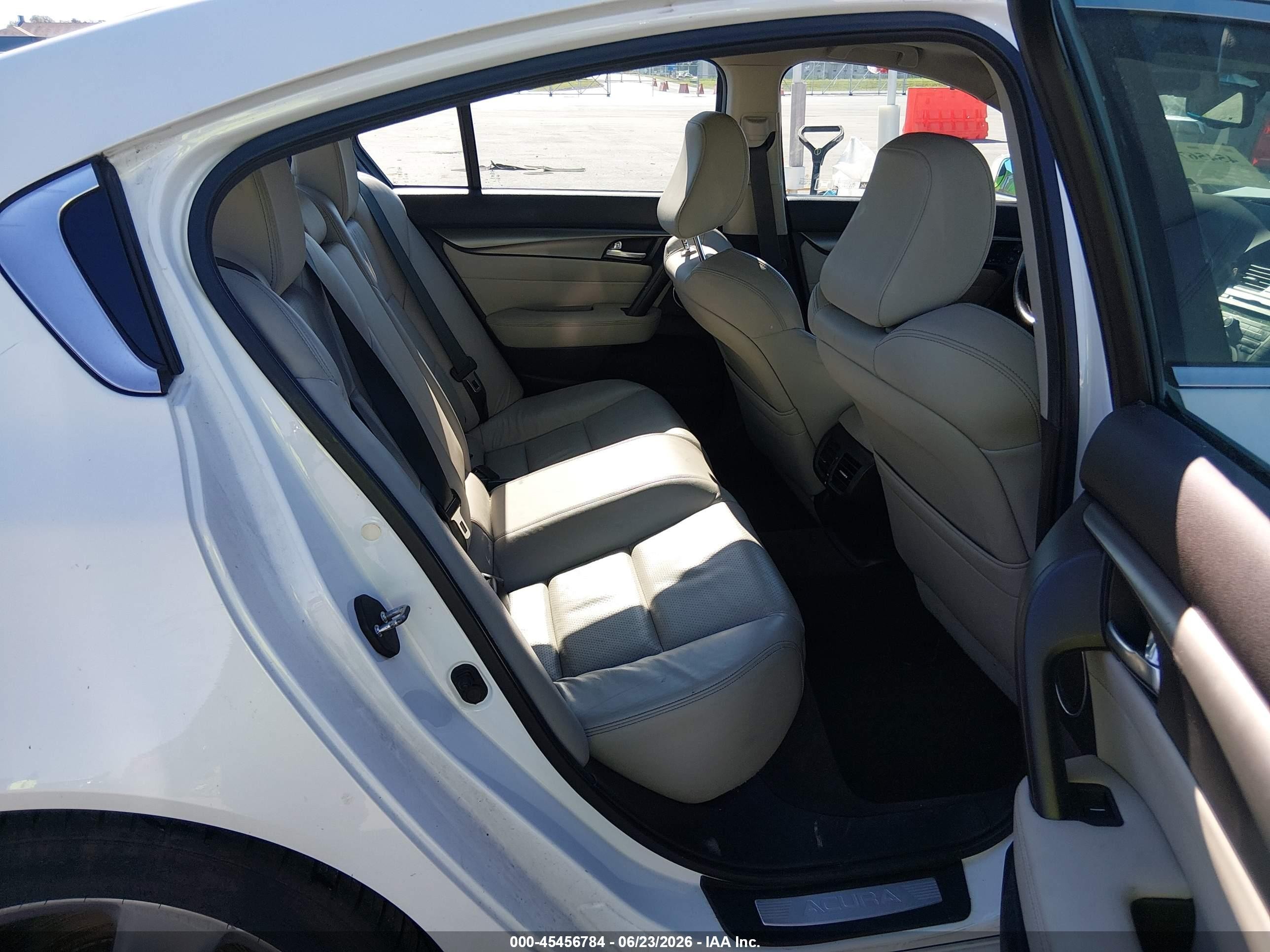 2012 Acura Tl 3.7 White vin: 19UUA9F57CA000339