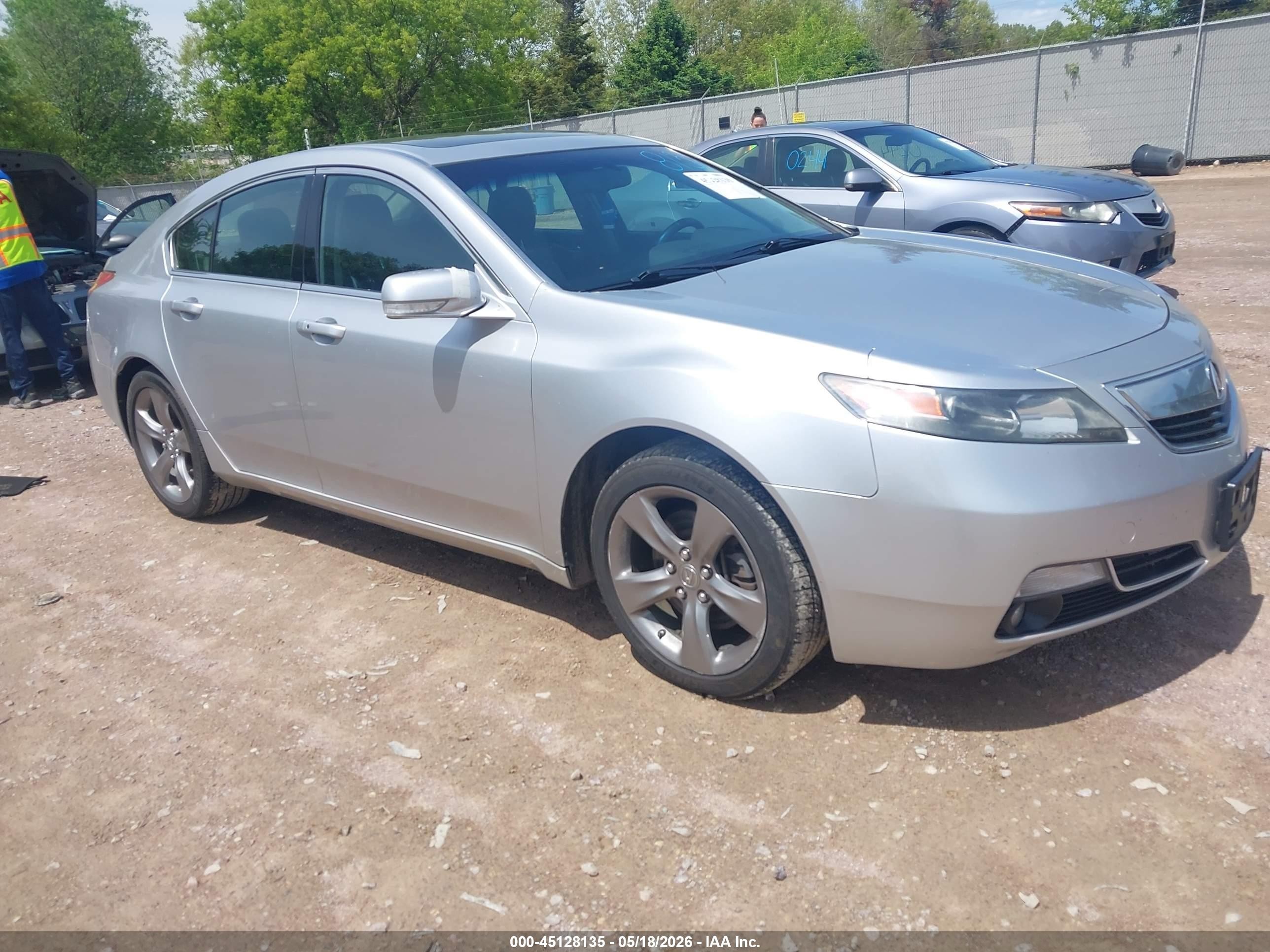 2013 Acura Tl 3.7 Серебряный vin: 19UUA9F57DA004411