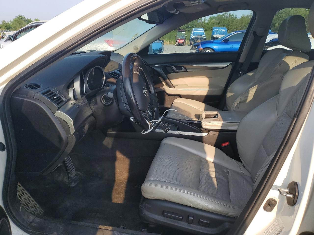 2010 Acura Tl White vin: 19UUA9F58AA007622