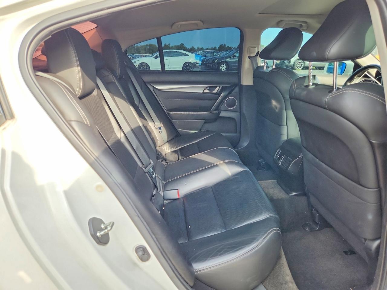 2010 Acura Tl Белый vin: 19UUA9F58AA007930