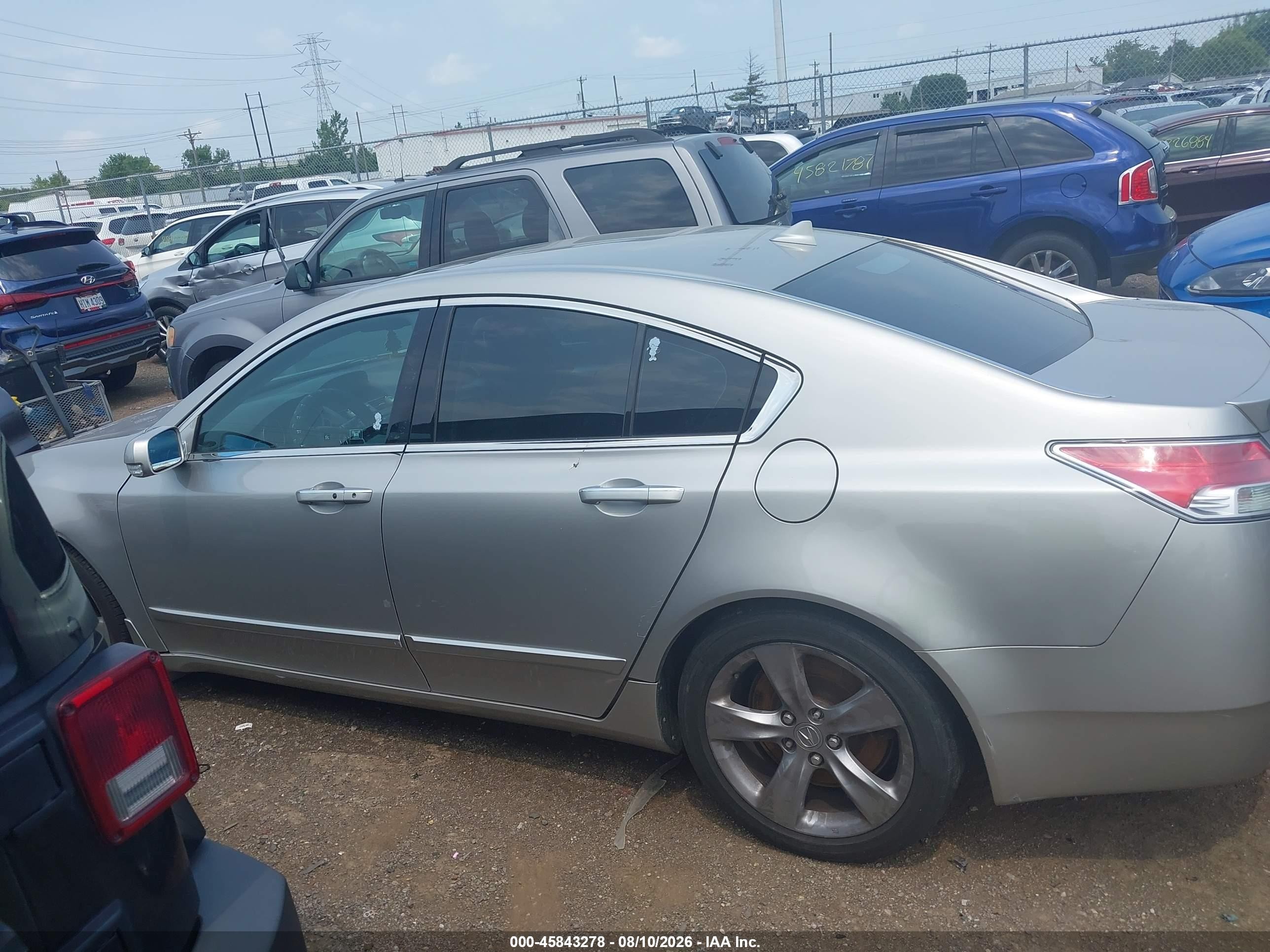 2010 Acura Tl 3.7 Silver vin: 19UUA9F59AA004132