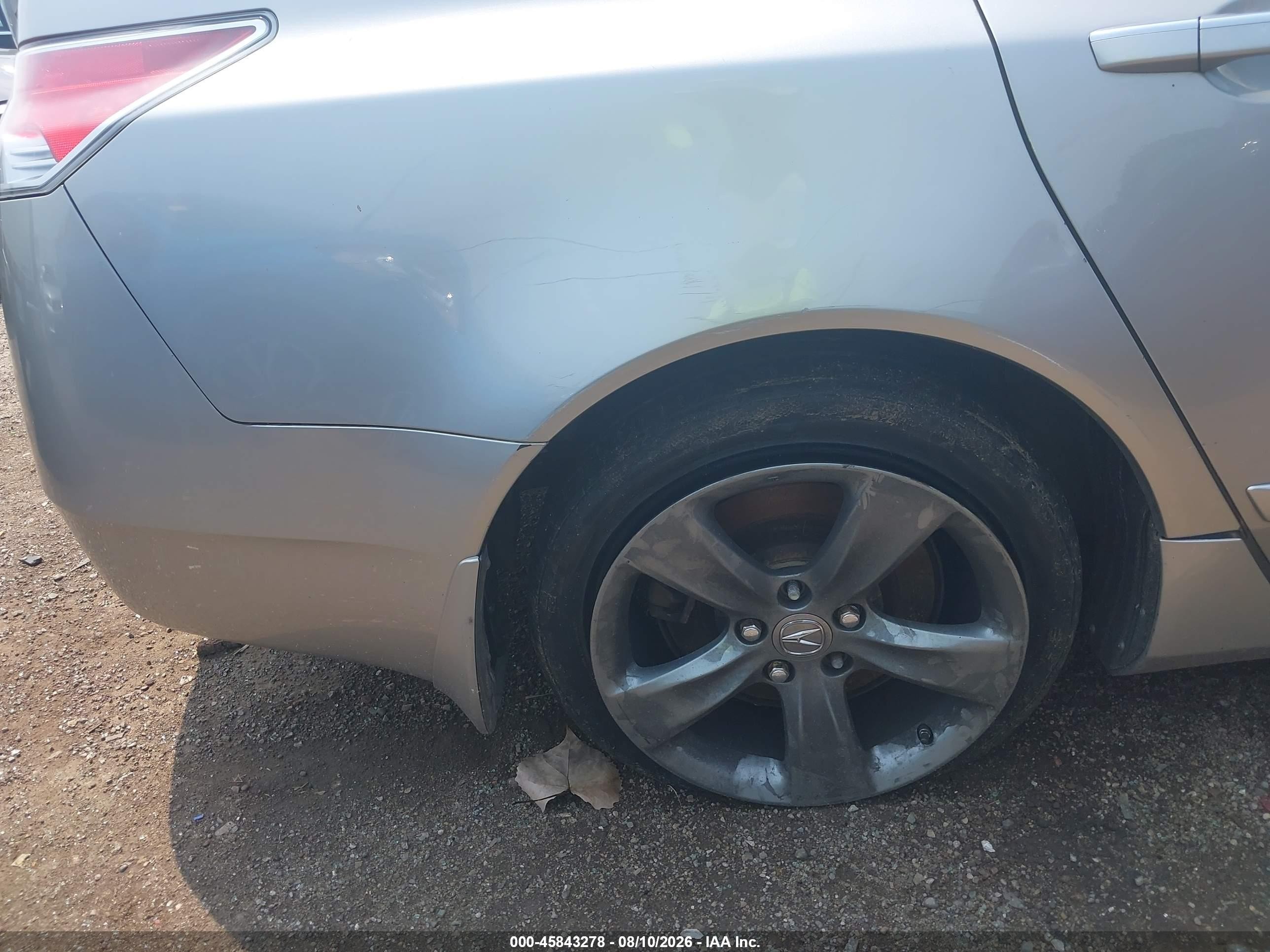 2010 Acura Tl 3.7 Silver vin: 19UUA9F59AA004132