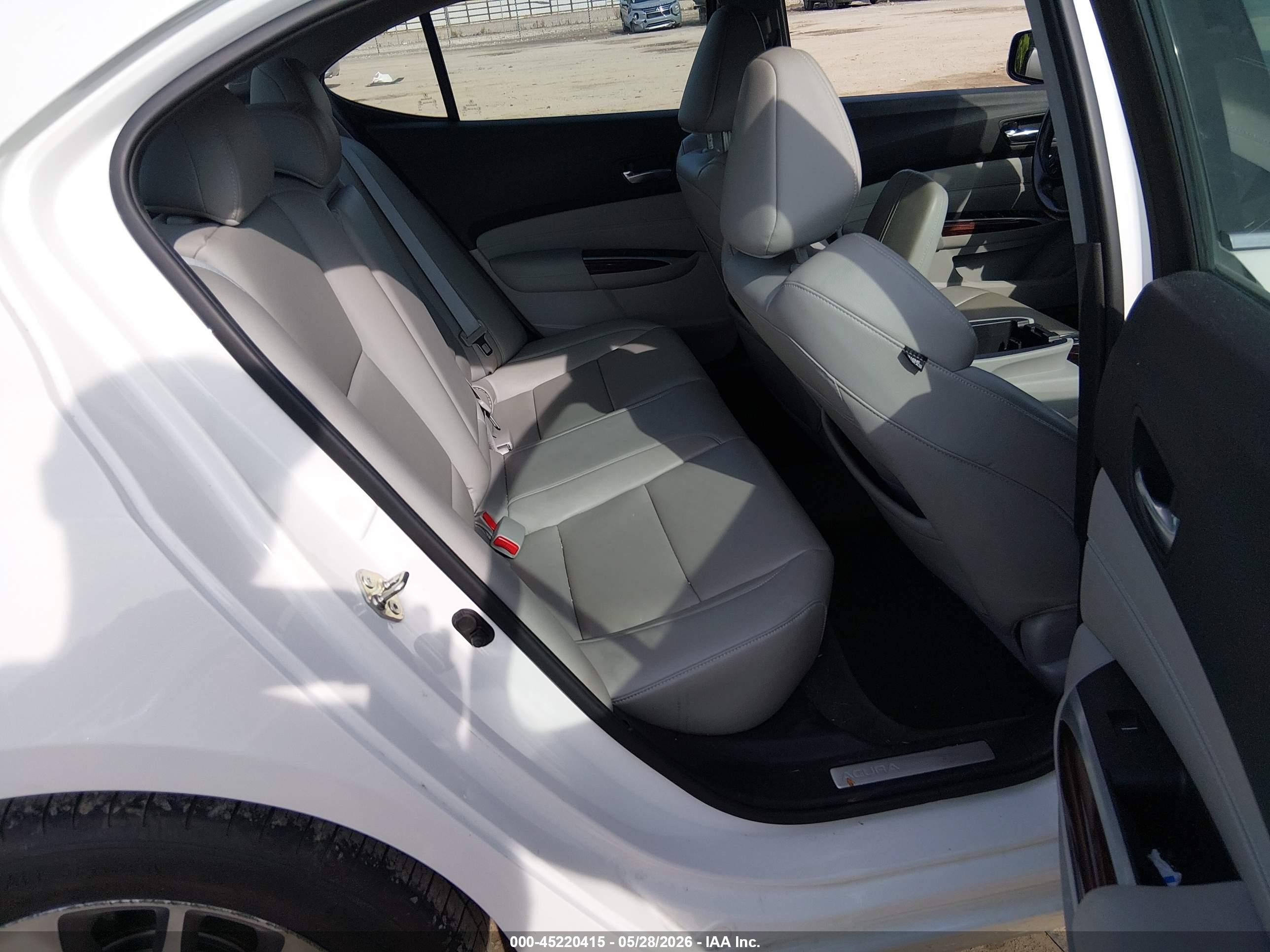 2015 Acura Tlx   White vin: 19UUB1F31FA019194